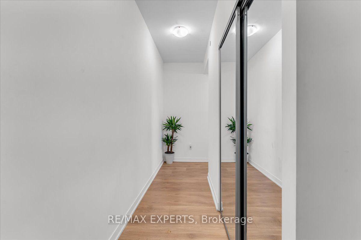 Photo 5 of Unit 828, 498 Caldari Road, Vaughan, Concord — HOMEH