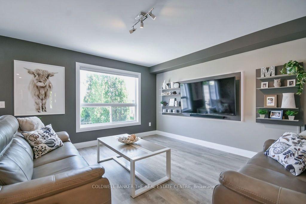 Photo 13 of 37 Pearl Drive, Orillia — HOMEH