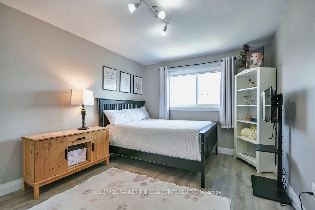 Photo 24 of 37 Pearl Drive, Orillia — HOMEH