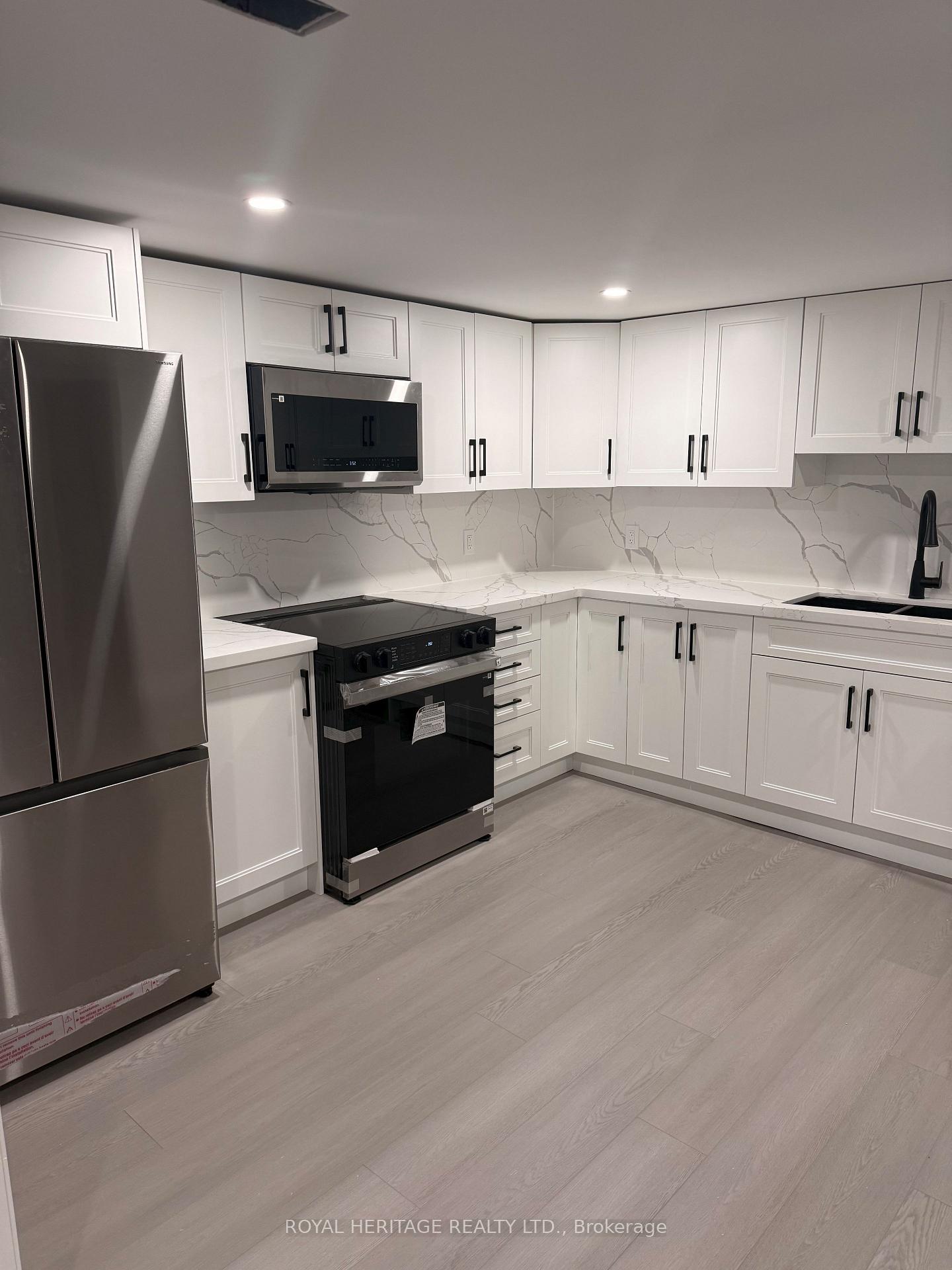 Photo 23 of Unit B, 286 Lorindale Drive, Oshawa, Donevan — HOMEH
