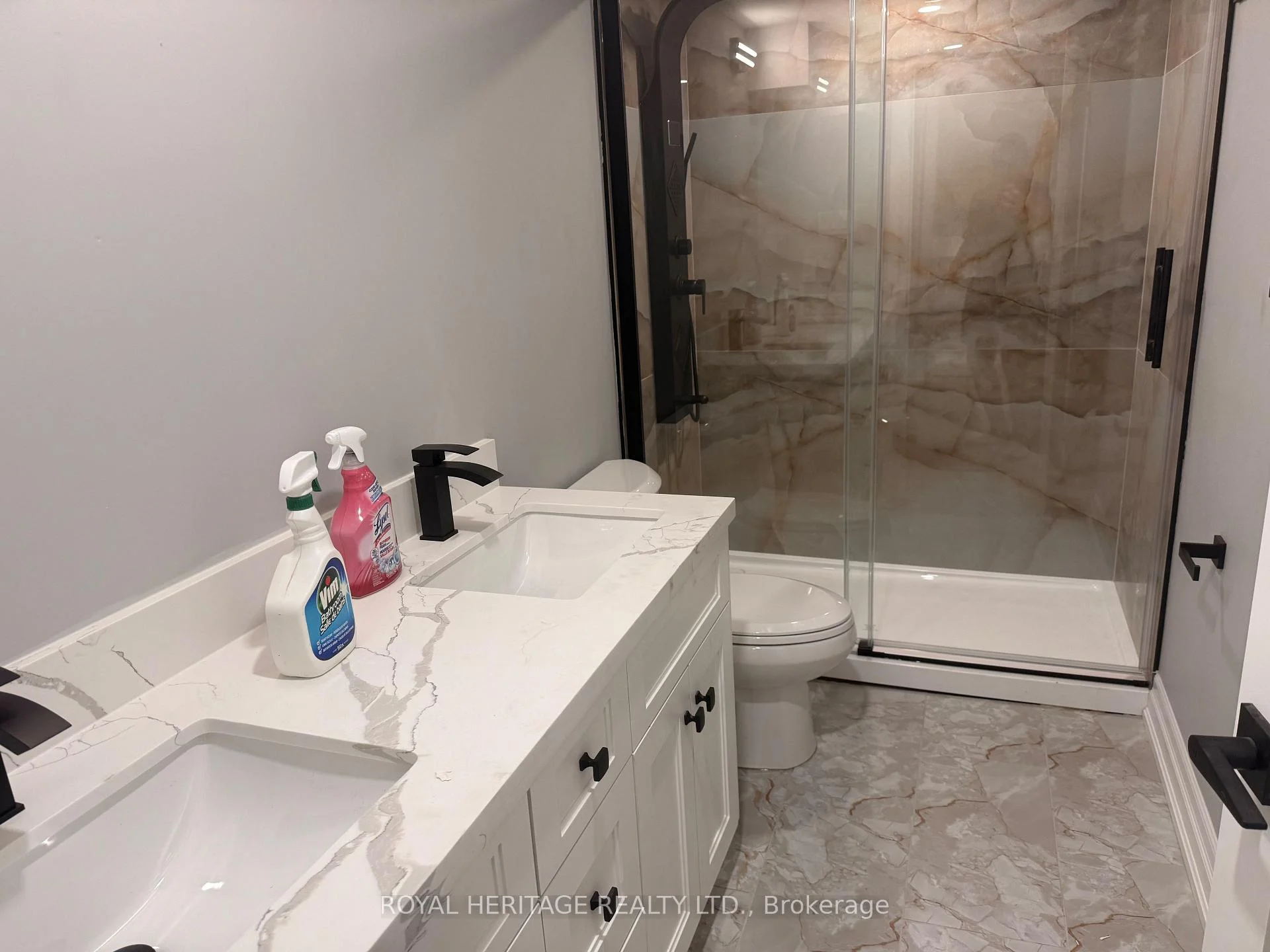 Photo 26 of Unit B, 286 Lorindale Drive, Oshawa, Donevan — HOMEH