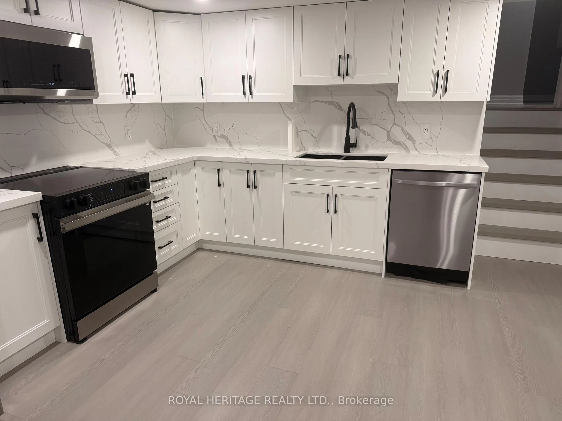 Photo 39 of Unit B, 286 Lorindale Drive, Oshawa, Donevan — HOMEH