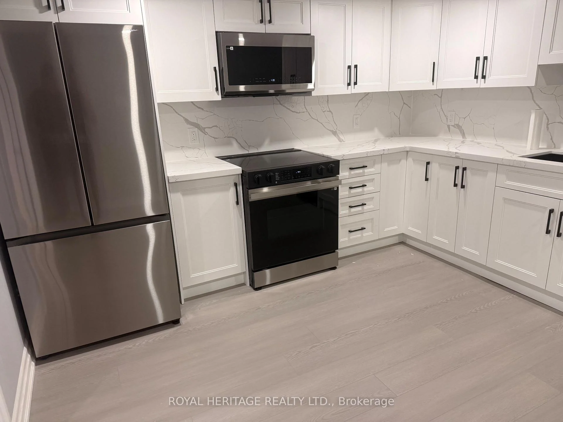 Photo 49 of Unit B, 286 Lorindale Drive, Oshawa, Donevan — HOMEH