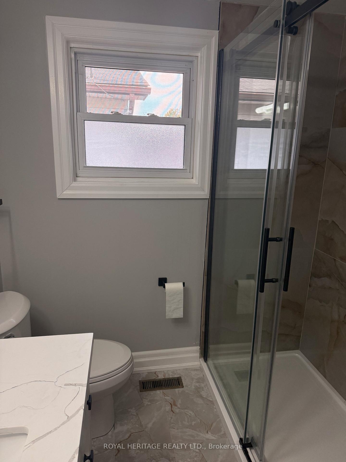 Photo 8 of Unit A, 286 Lorindale Drive, Oshawa, Donevan — HOMEH