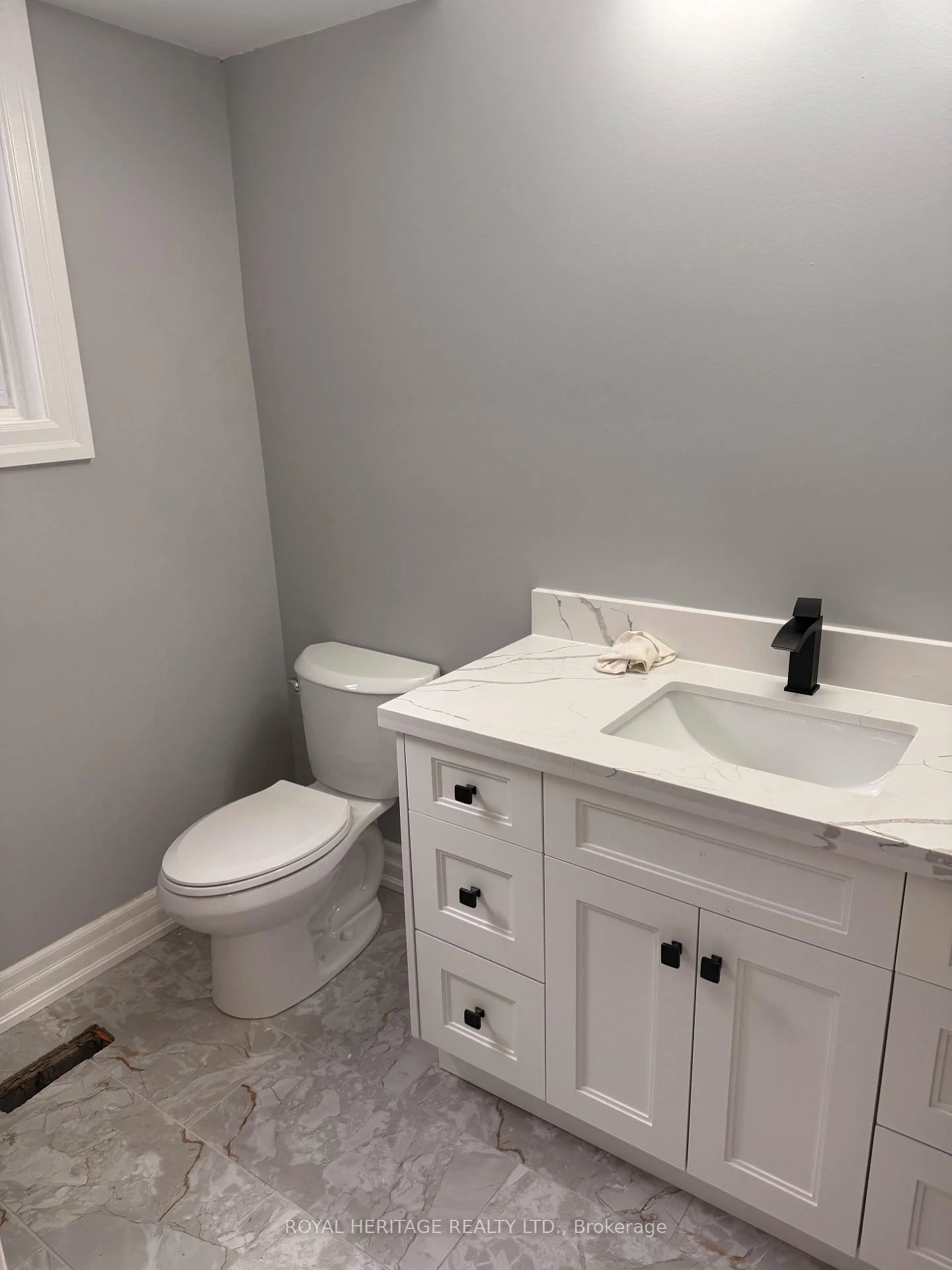 Photo 13 of Unit A, 286 Lorindale Drive, Oshawa, Donevan — HOMEH