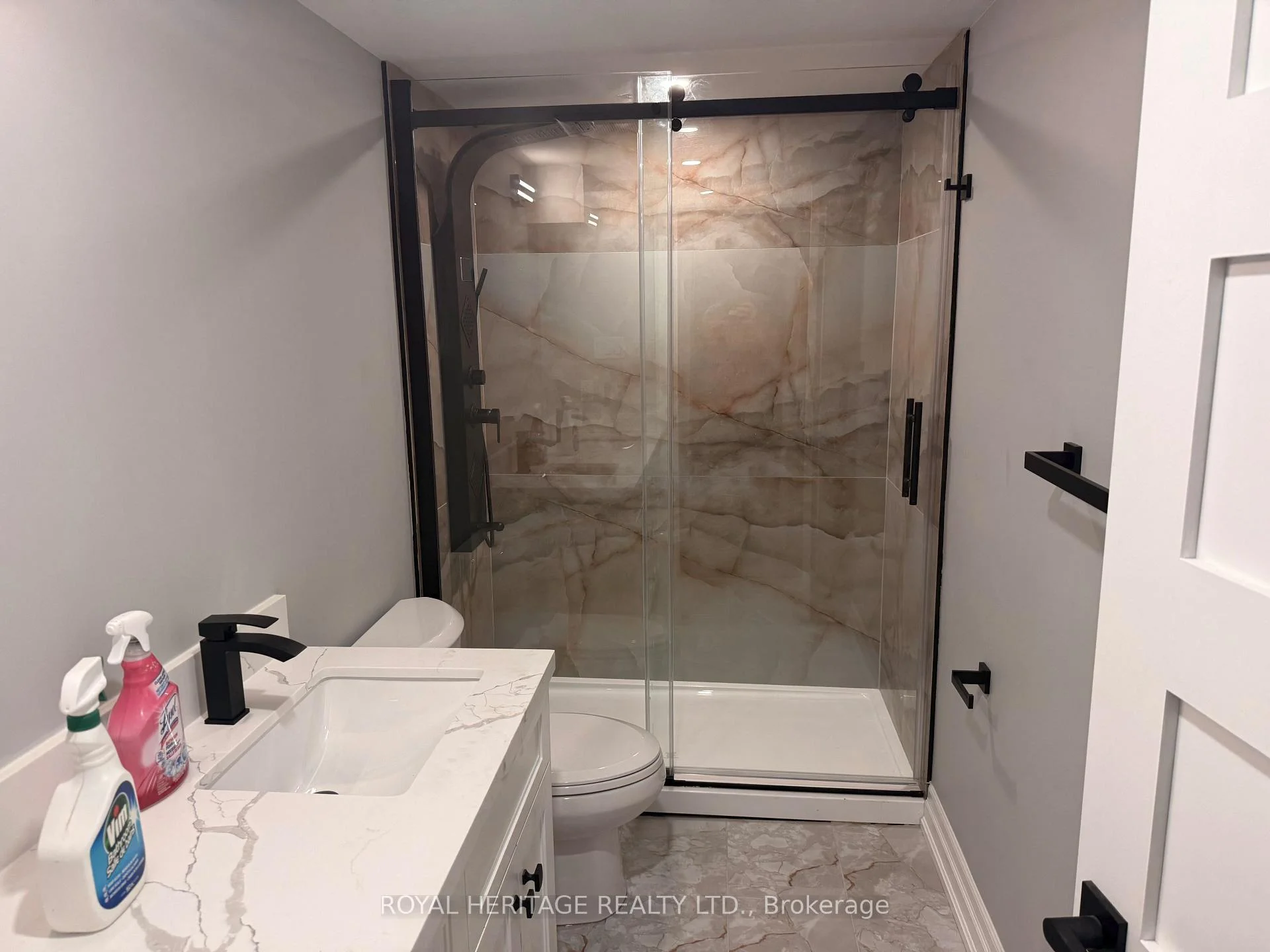 Photo 25 of Unit A, 286 Lorindale Drive, Oshawa, Donevan — HOMEH