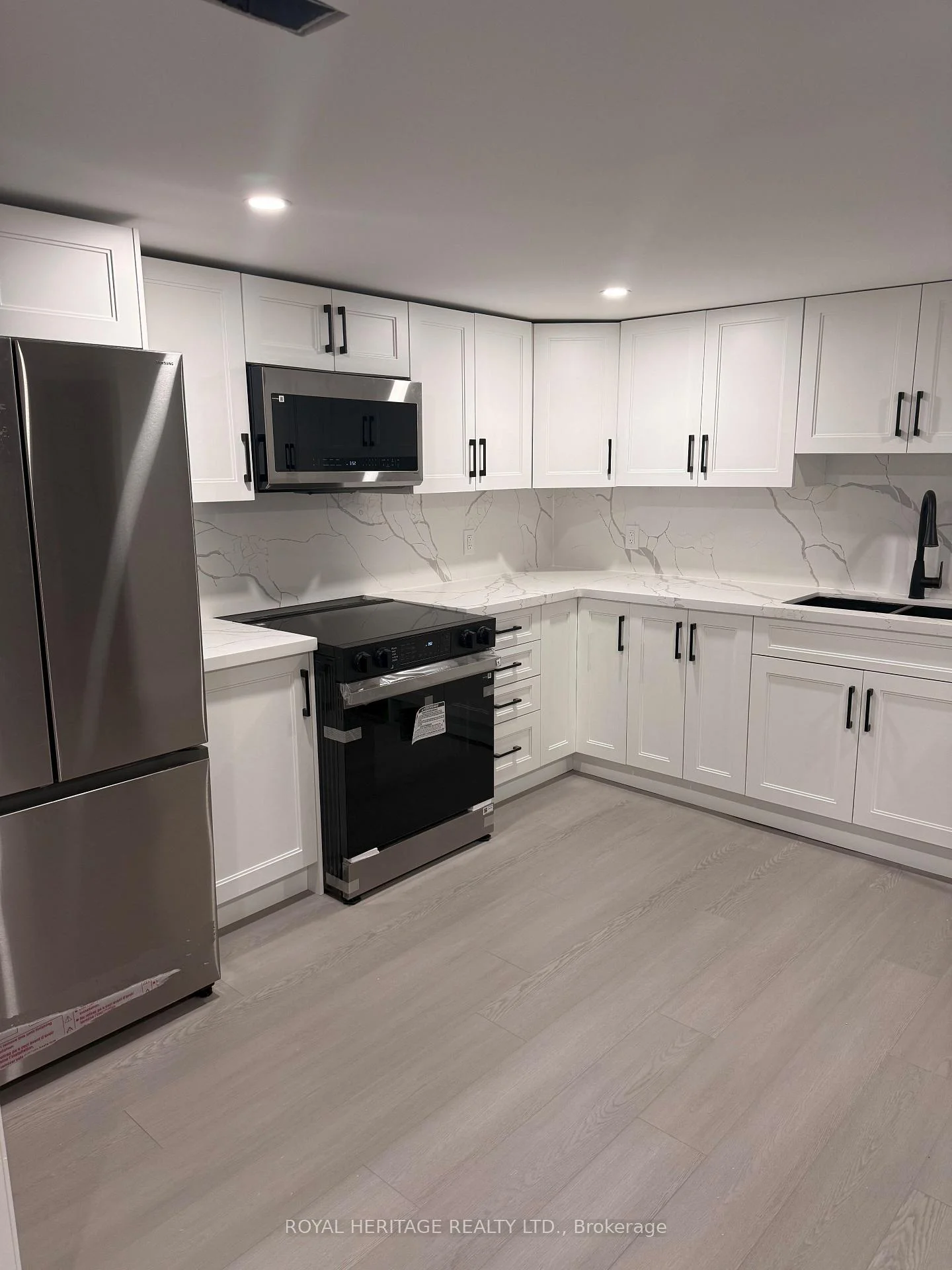 Photo 28 of Unit A, 286 Lorindale Drive, Oshawa, Donevan — HOMEH