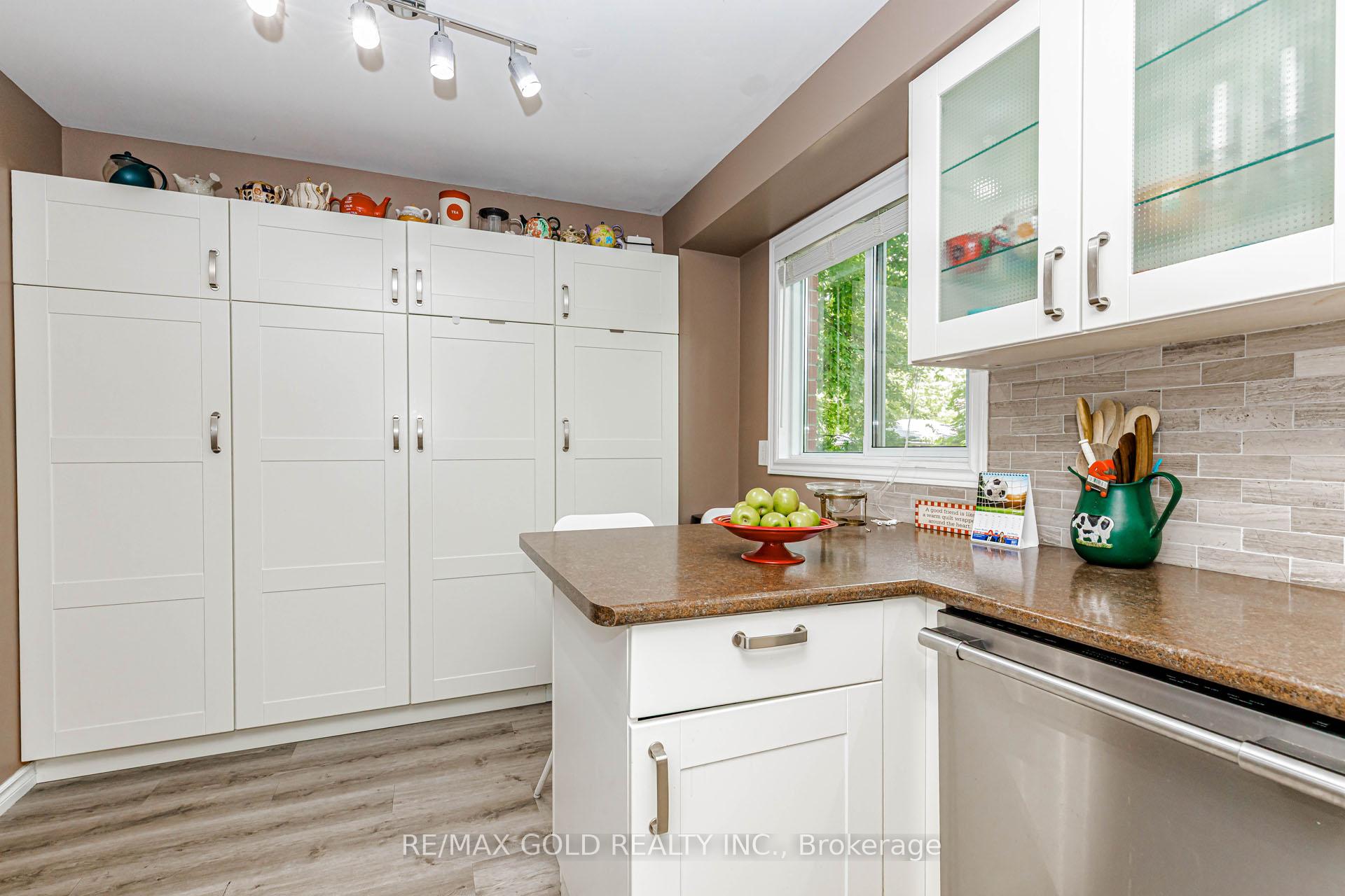 Photo 10 of 62 Charters Road, Brampton, Madoc — HOMEH