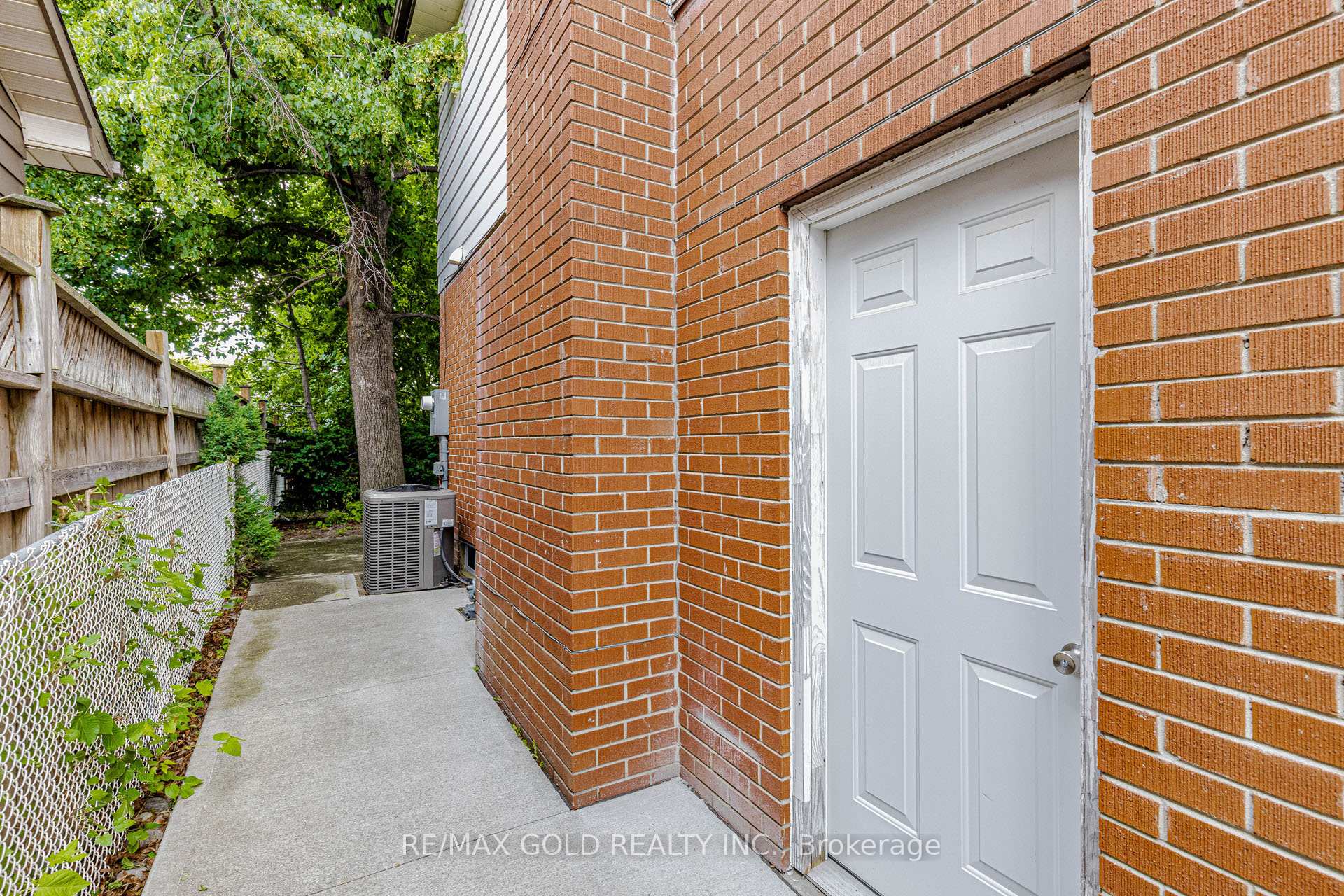 Photo 31 of 62 Charters Road, Brampton, Madoc — HOMEH