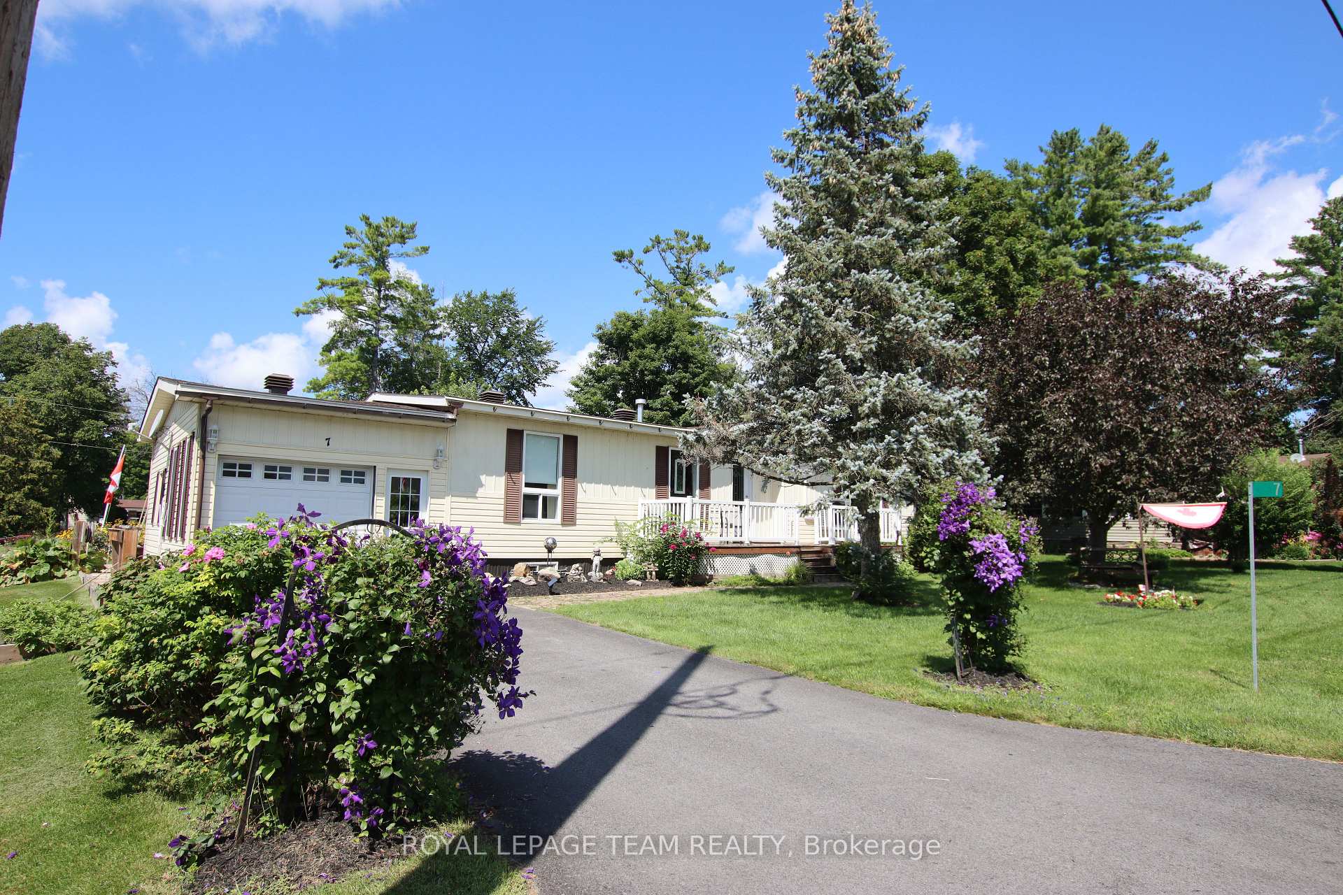 Front of Unit Lot 20, 7 Woodside Lane