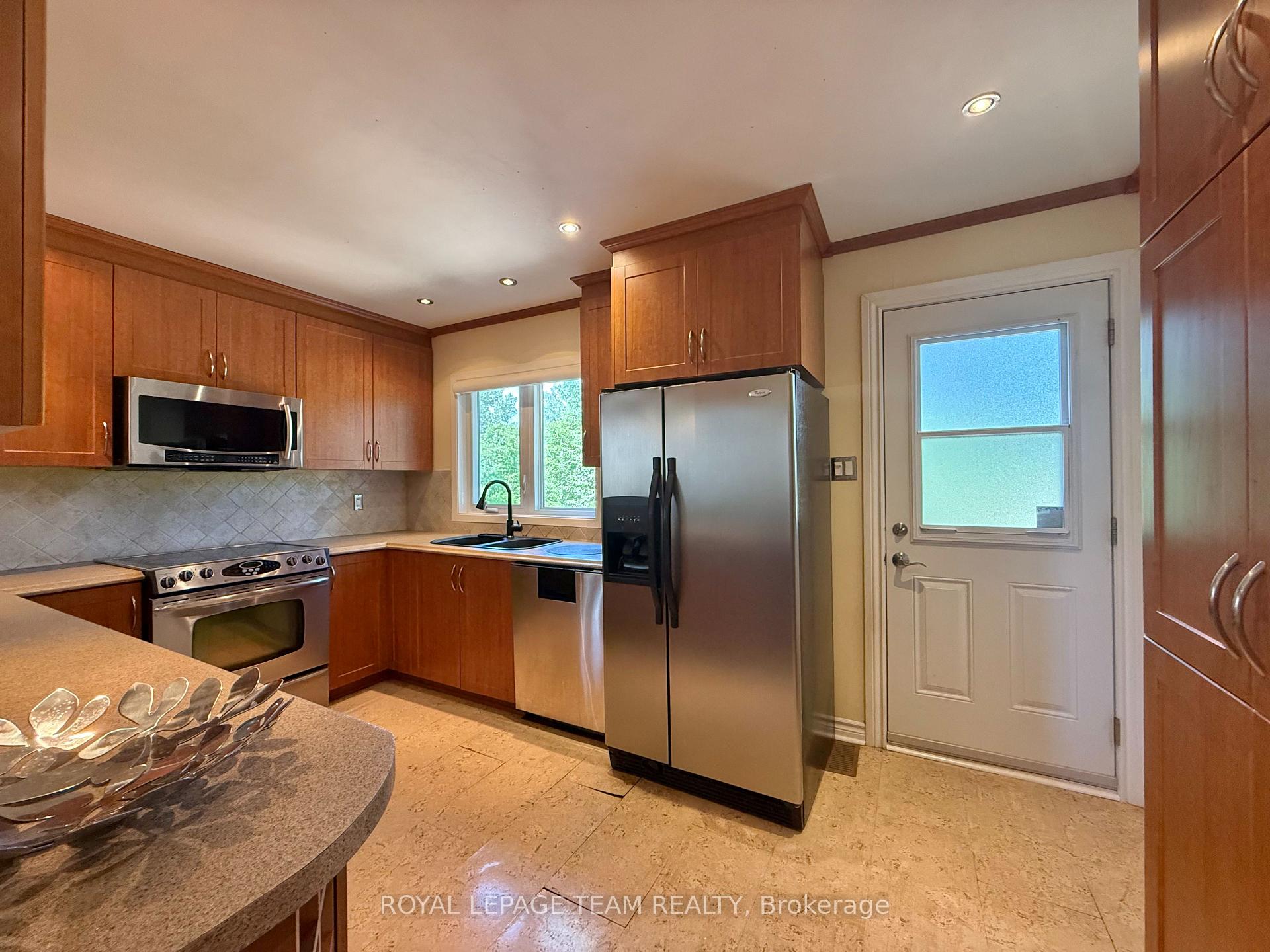 Photo 7 of 31 Rastila Crescent, Ottawa, Hunt Club Park/Greenboro — HOMEH