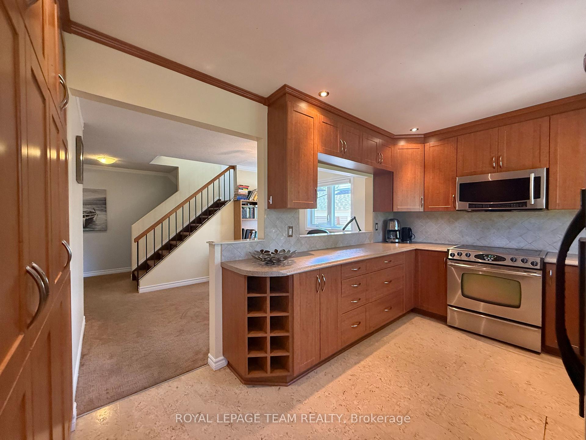 Photo 10 of 31 Rastila Crescent, Ottawa, Hunt Club Park/Greenboro — HOMEH