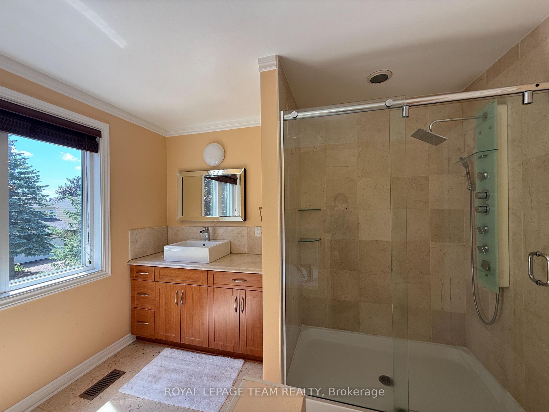 Photo 22 of 31 Rastila Crescent, Ottawa, Hunt Club Park/Greenboro — HOMEH