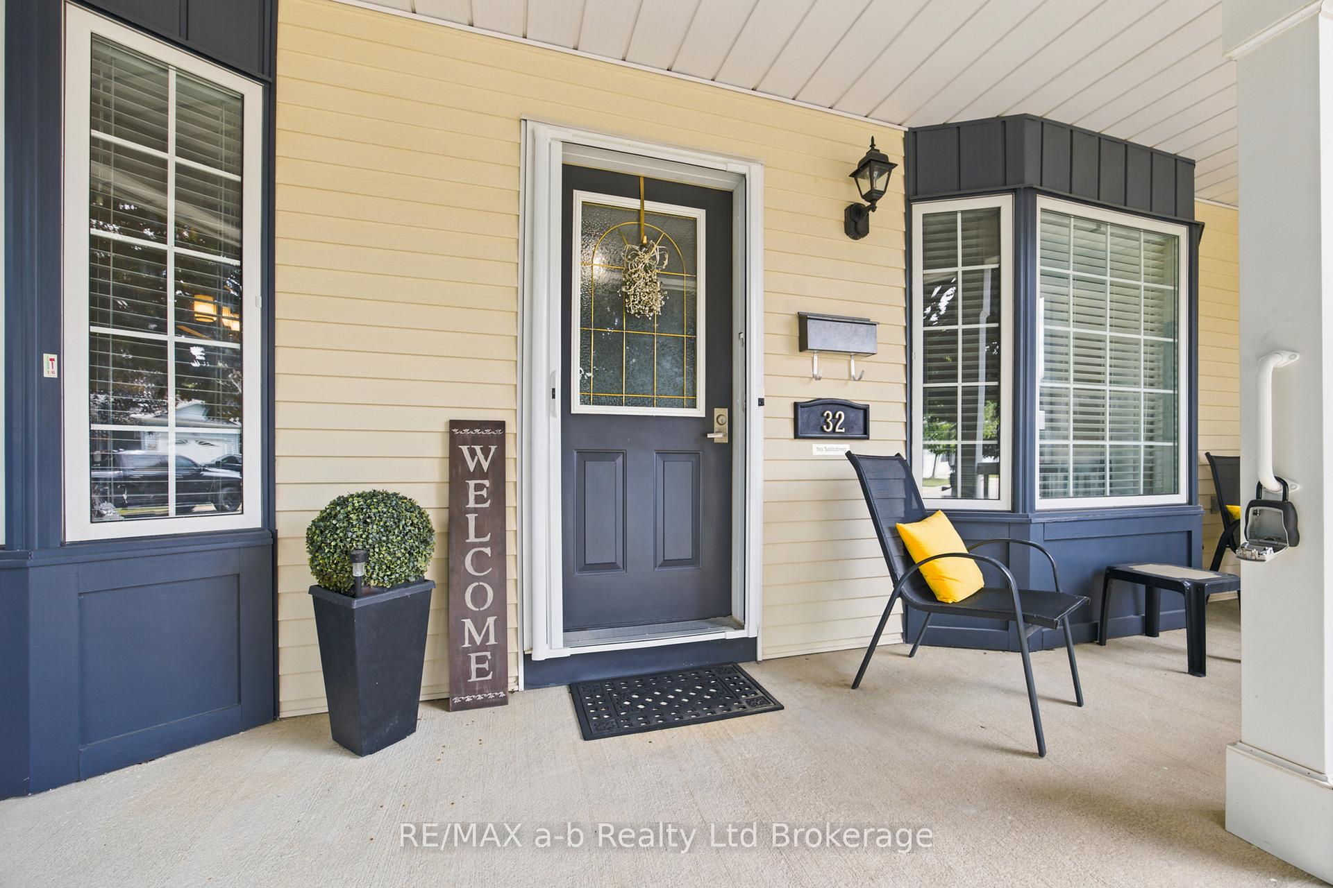 Photo 3 of 32 Wilkins Crescent, Tillsonburg — HOMEH