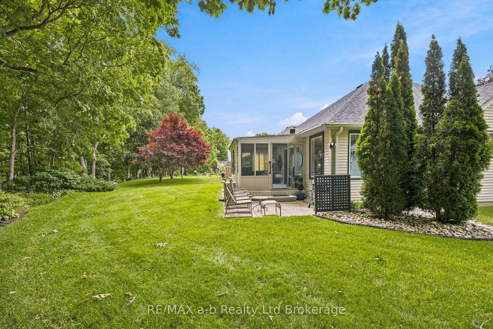 Photo 7 of 32 Wilkins Crescent, Tillsonburg — HOMEH