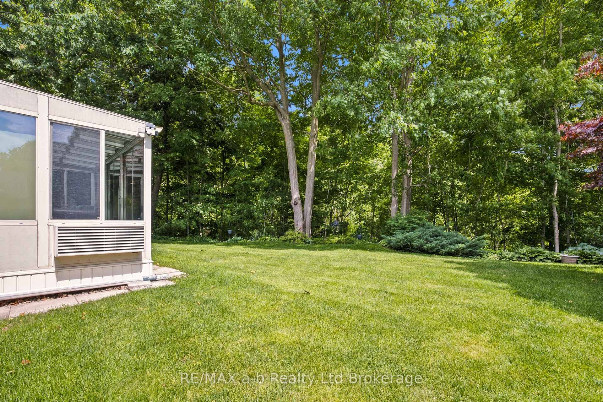 Photo 8 of 32 Wilkins Crescent, Tillsonburg — HOMEH