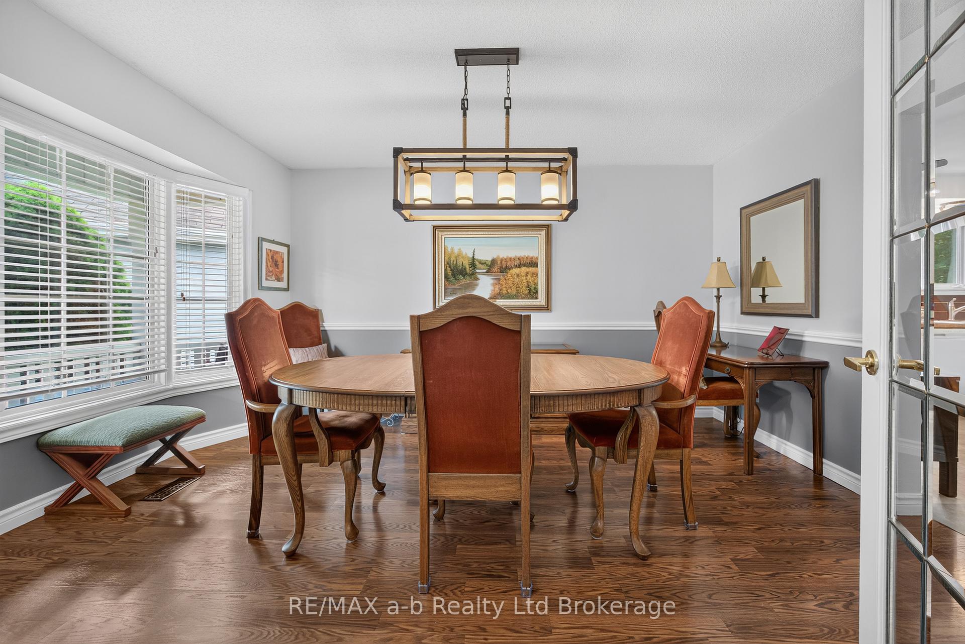 Photo 15 of 32 Wilkins Crescent, Tillsonburg — HOMEH
