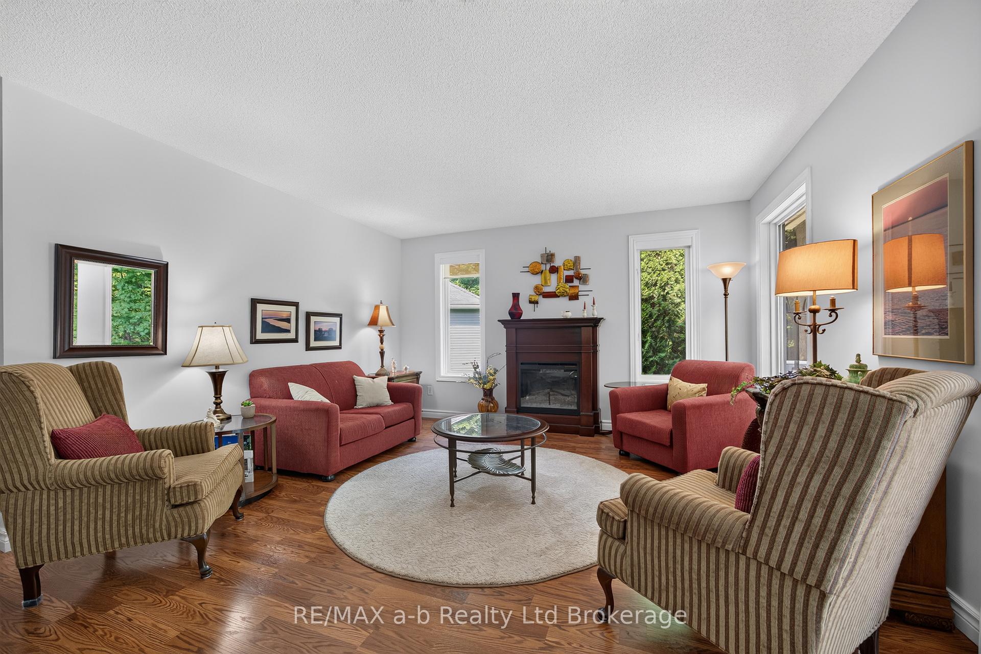 Photo 18 of 32 Wilkins Crescent, Tillsonburg — HOMEH