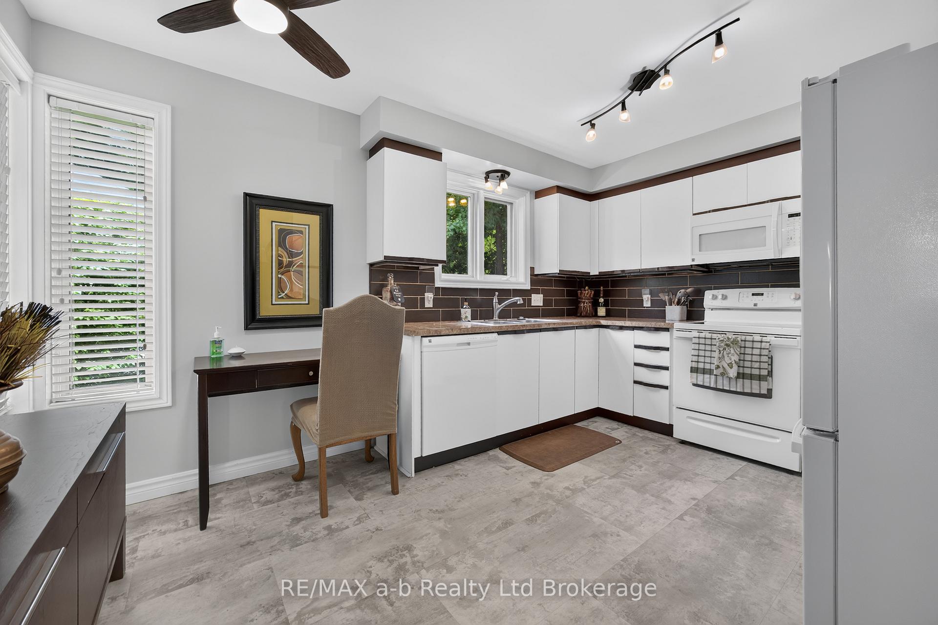 Photo 22 of 32 Wilkins Crescent, Tillsonburg — HOMEH