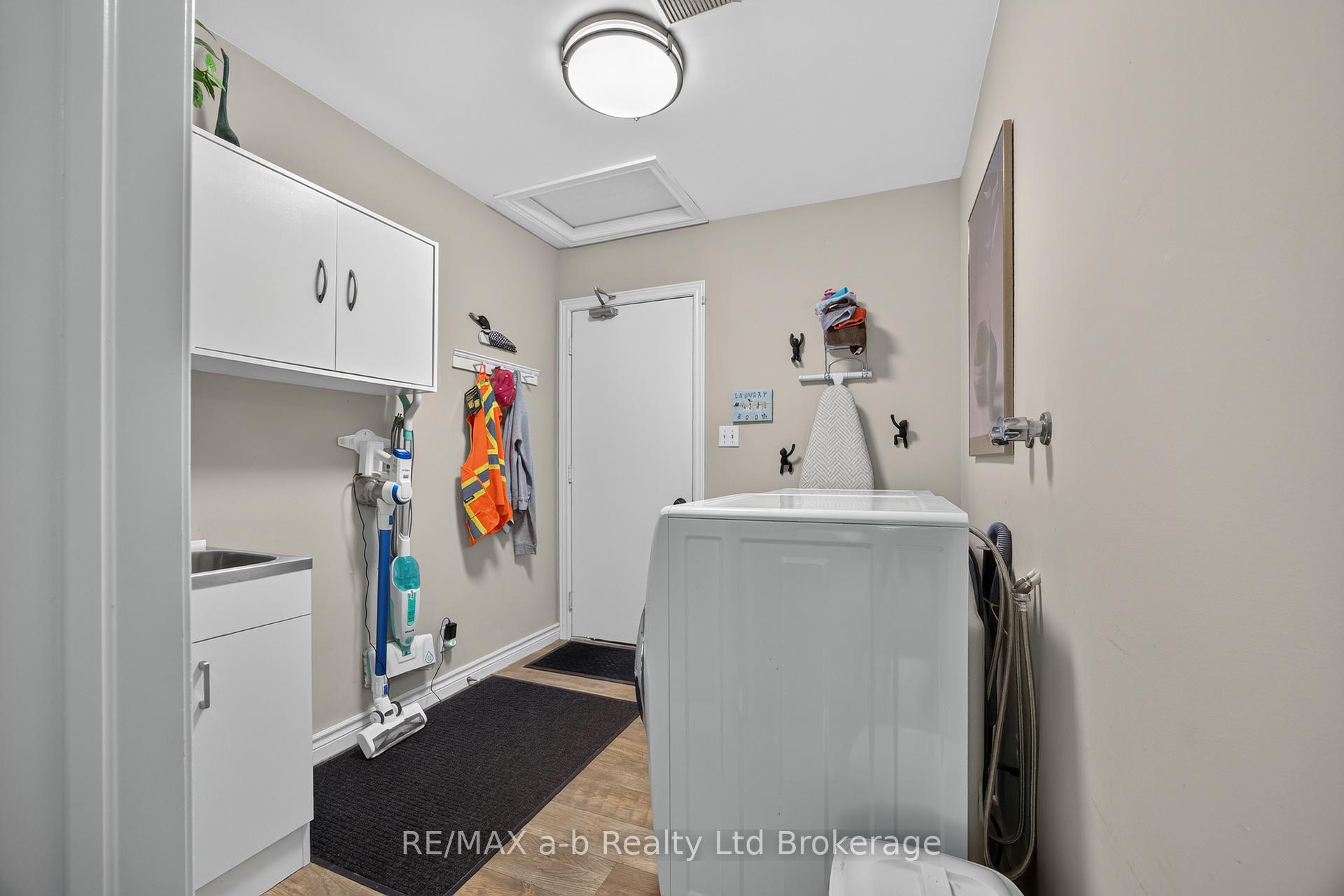 Photo 31 of 32 Wilkins Crescent, Tillsonburg — HOMEH