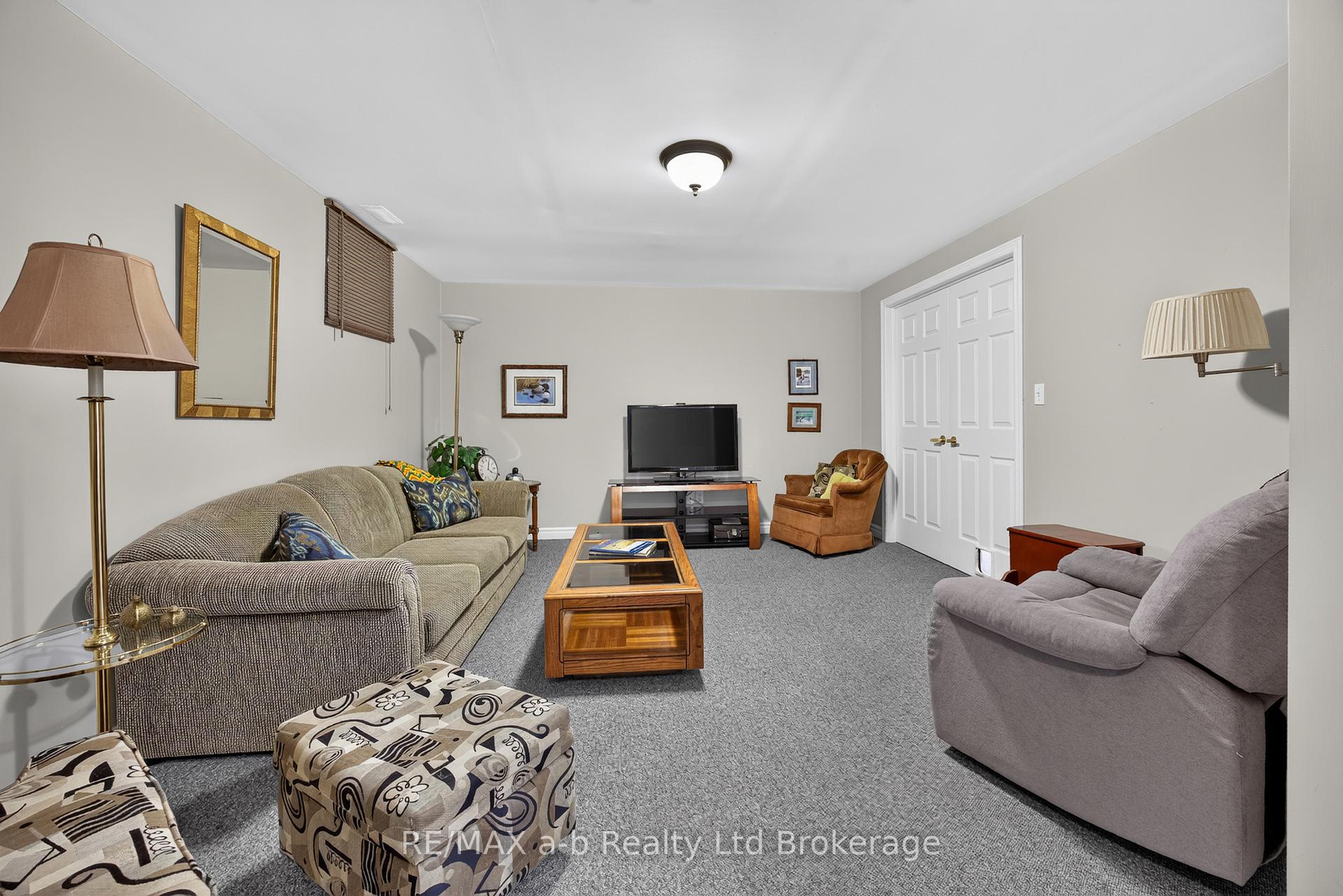 Photo 32 of 32 Wilkins Crescent, Tillsonburg — HOMEH
