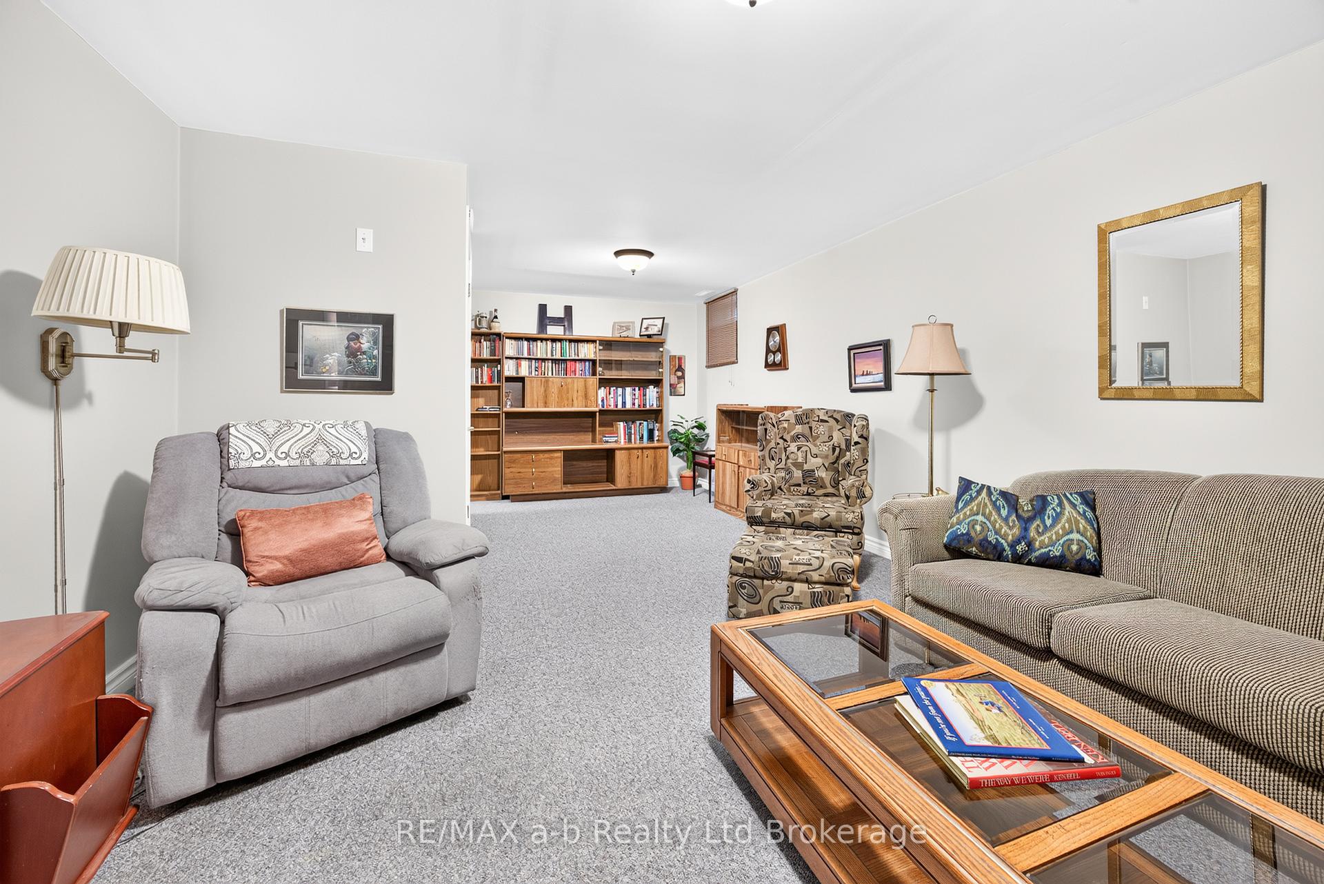 Photo 33 of 32 Wilkins Crescent, Tillsonburg — HOMEH