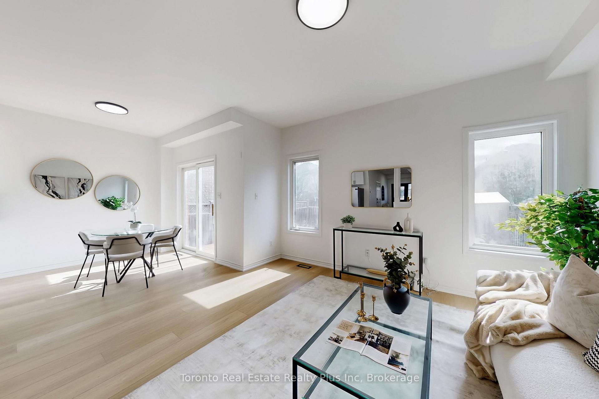 Photo 3 of 1303 Macinally Court, Oshawa, Pinecrest — HOMEH