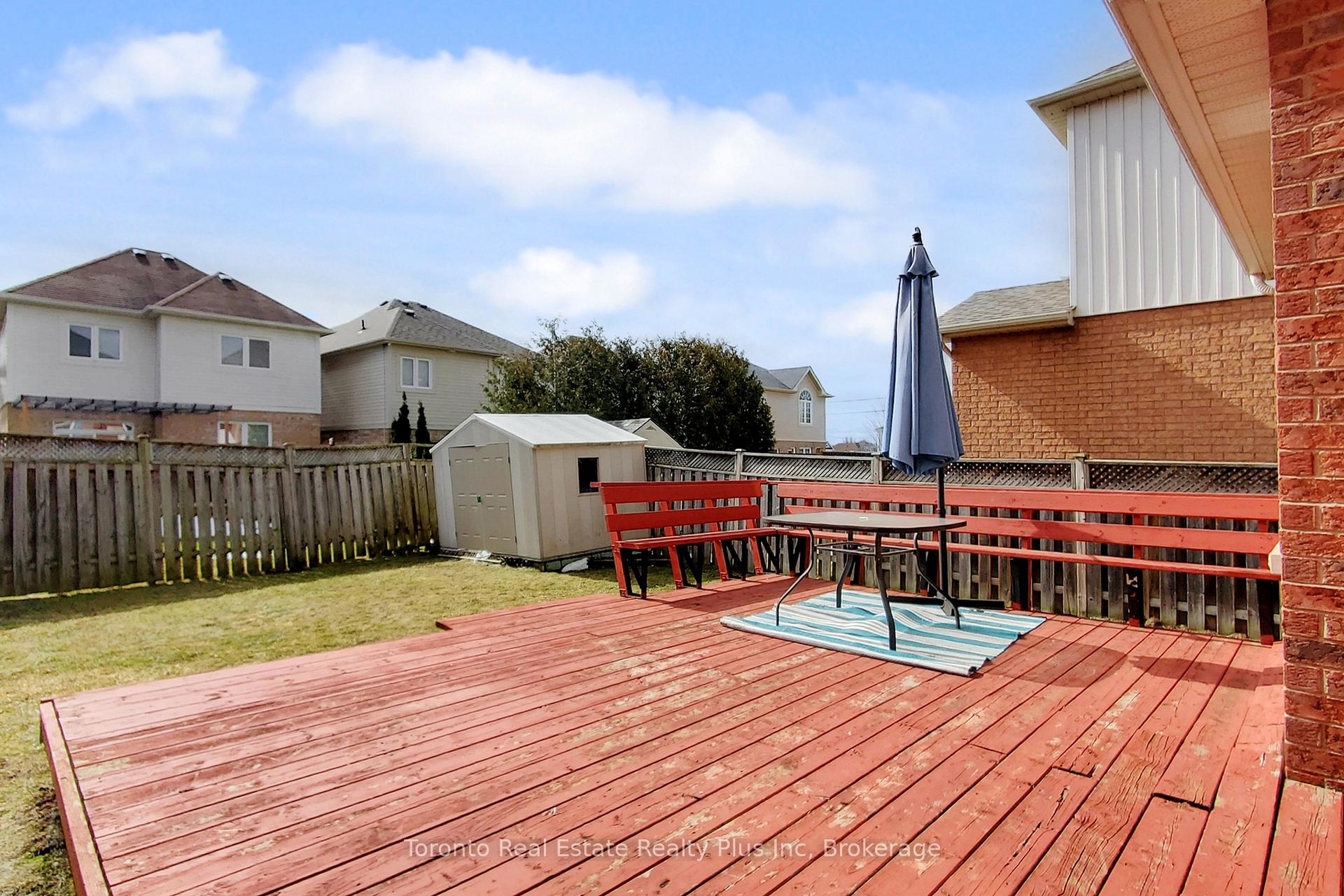 Photo 24 of 1303 Macinally Court, Oshawa, Pinecrest — HOMEH