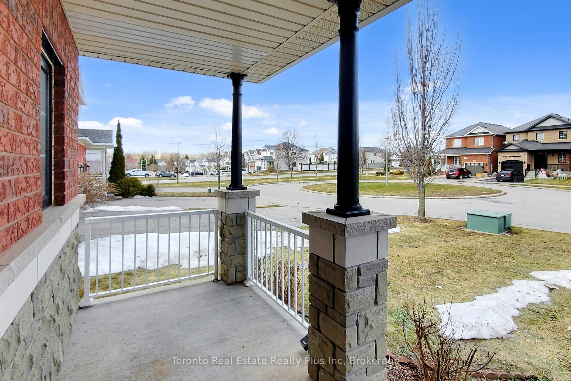 Photo 25 of 1303 Macinally Court, Oshawa, Pinecrest — HOMEH