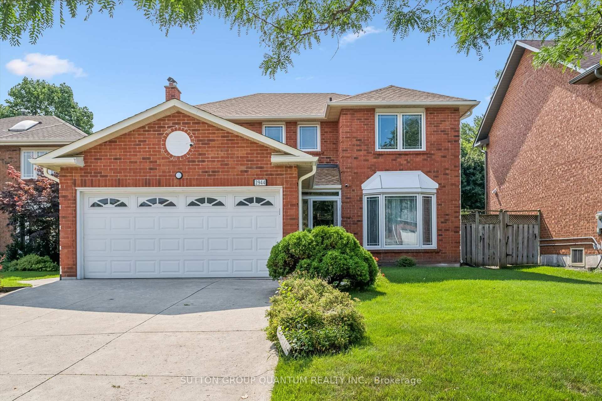 Front of 2944 Kingsway Drive