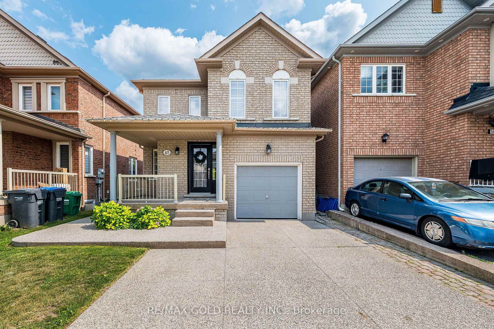 Photo 2 of 48 Redfinch Way, Brampton, Fletcher's Meadow — HOMEH