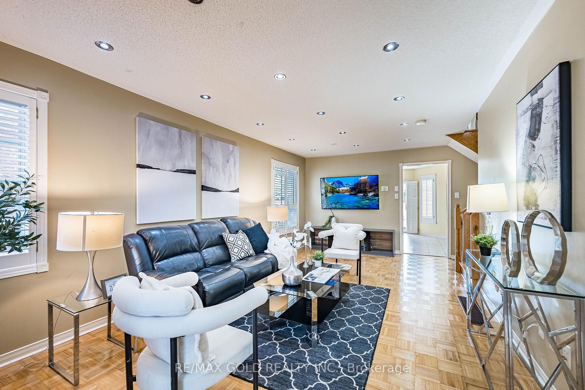 Photo 5 of 48 Redfinch Way, Brampton, Fletcher's Meadow — HOMEH