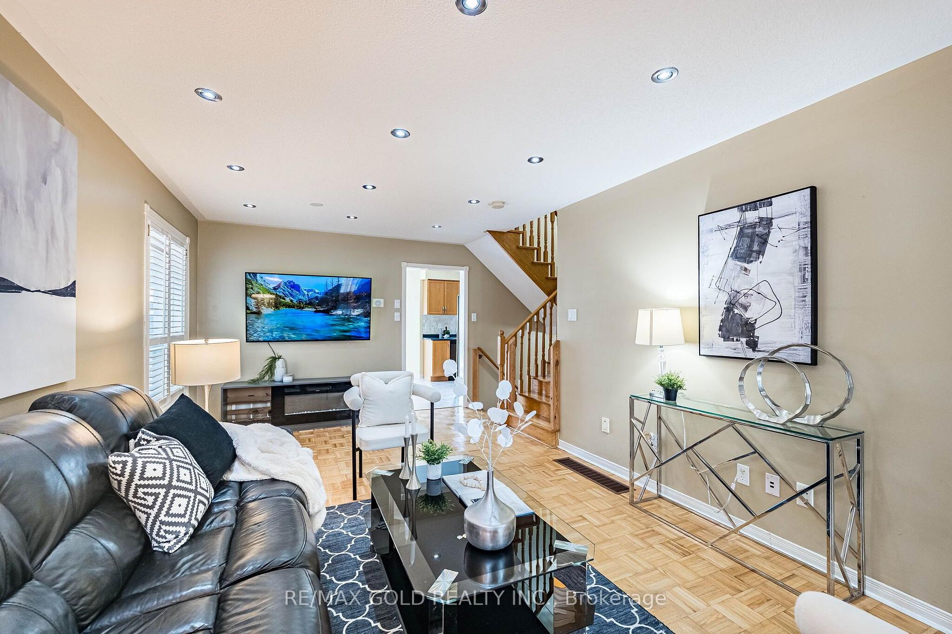 Photo 6 of 48 Redfinch Way, Brampton, Fletcher's Meadow — HOMEH