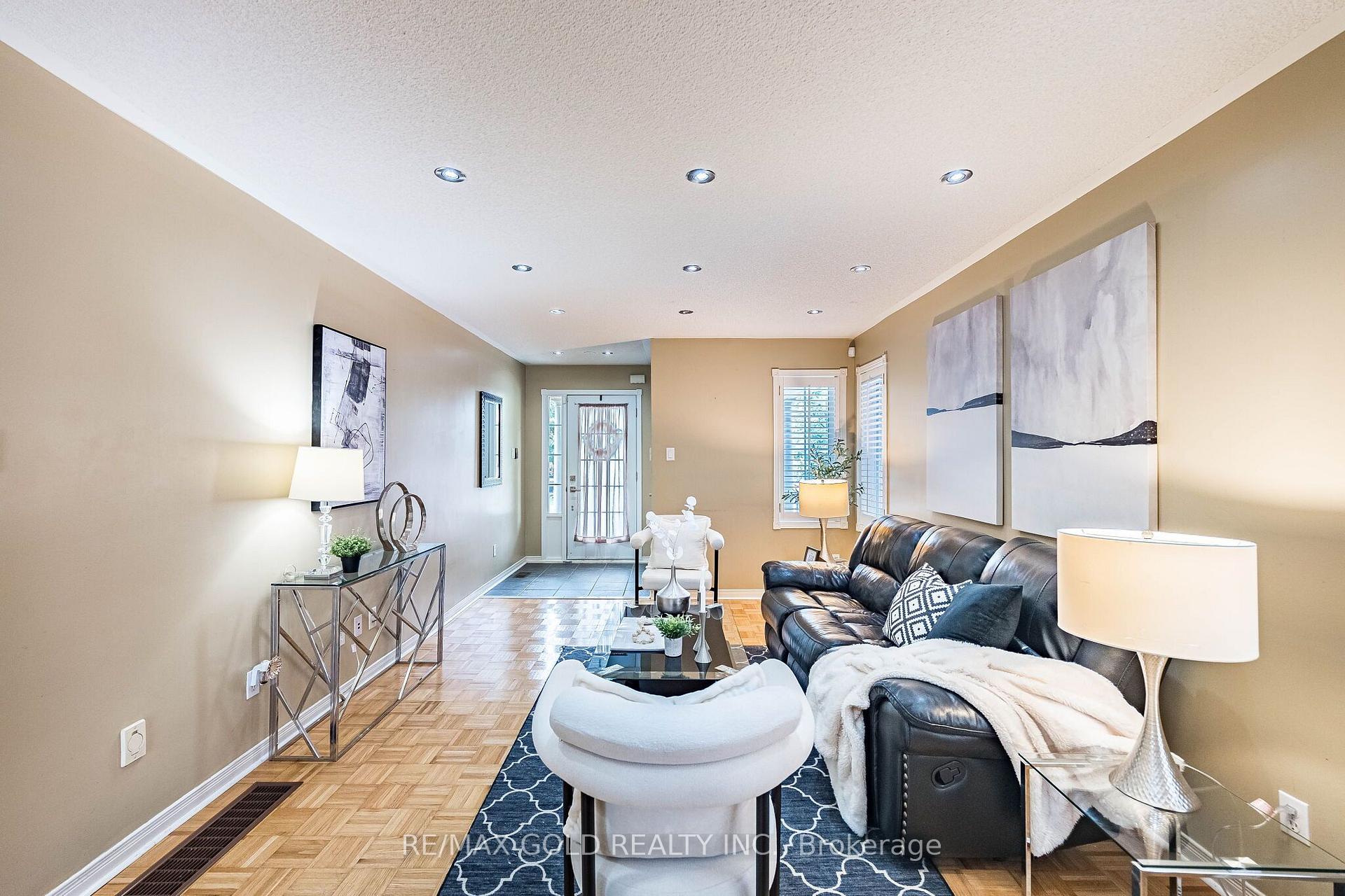 Photo 8 of 48 Redfinch Way, Brampton, Fletcher's Meadow — HOMEH