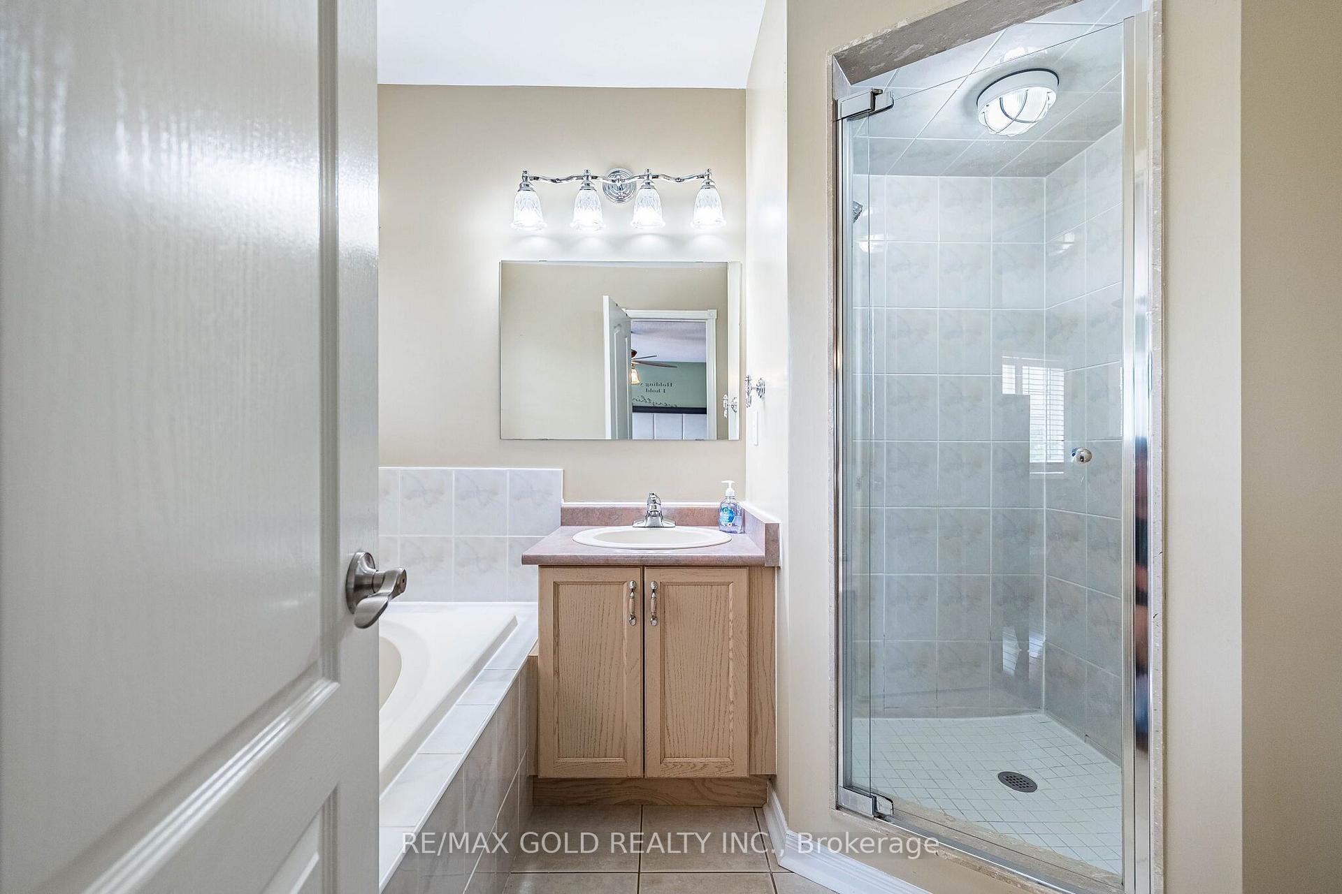 Photo 19 of 48 Redfinch Way, Brampton, Fletcher's Meadow — HOMEH