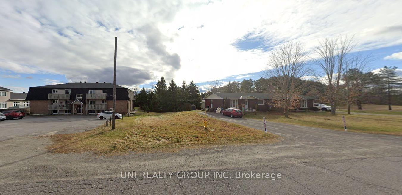 Photo 2 of 146 George Street W, North Grenville, Kemptville — HOMEH