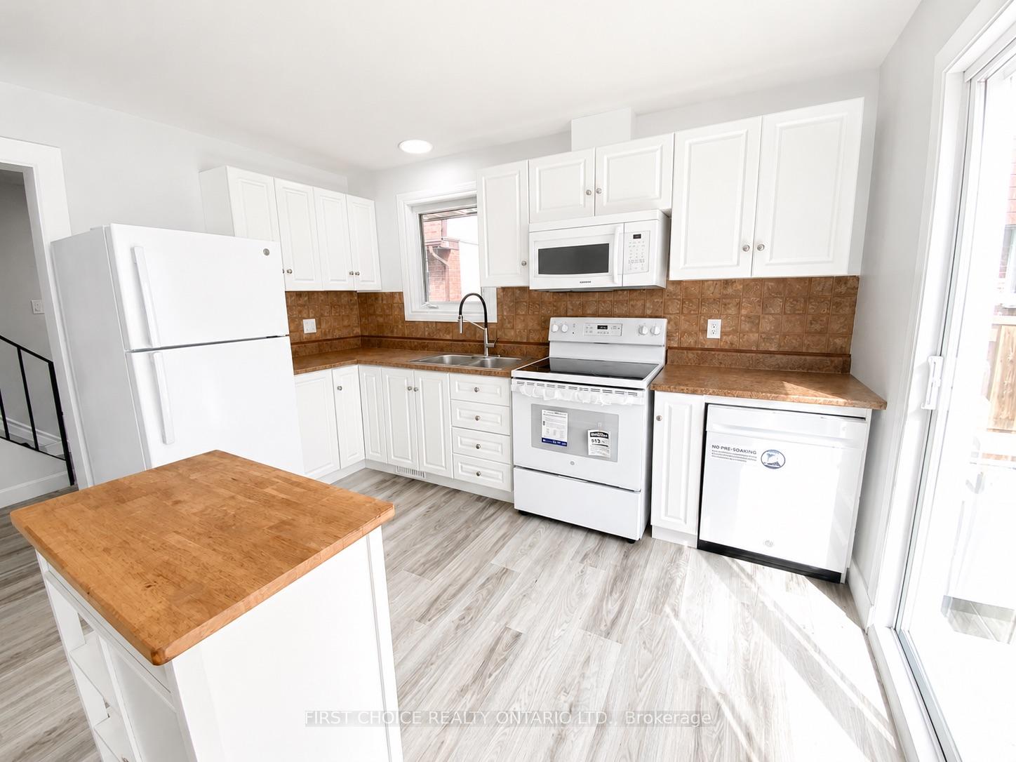 Photo 4 of Unit 6, 837 Eastvale Drive, Ottawa, Beaconwood — HOMEH