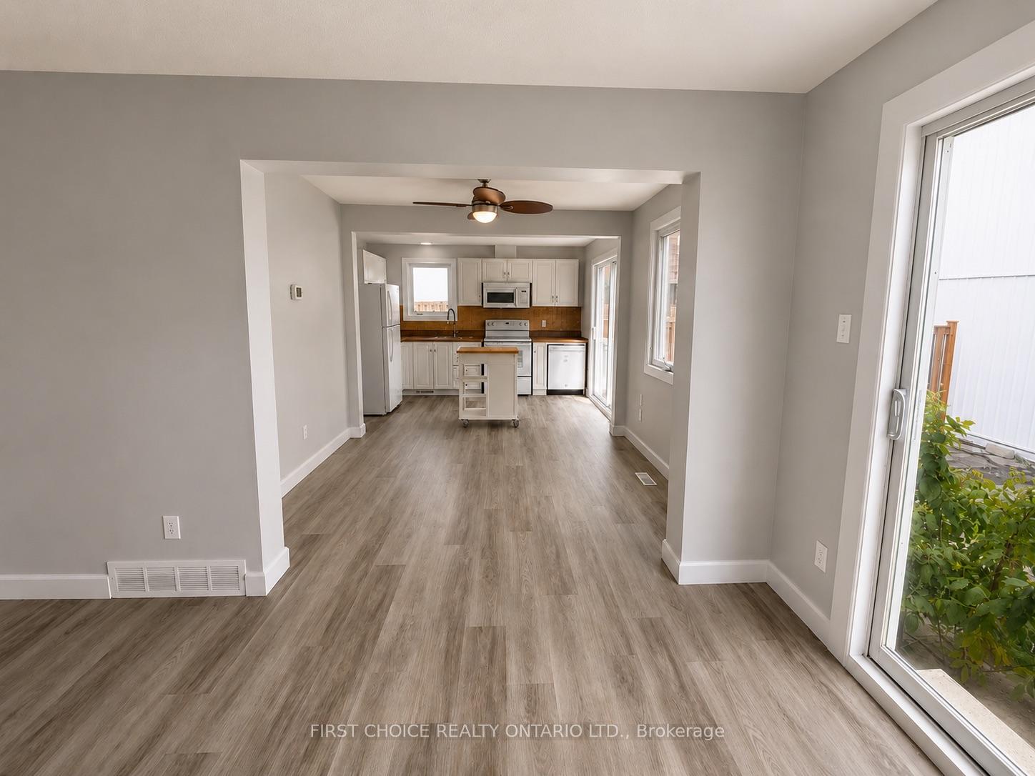 Photo 7 of Unit 6, 837 Eastvale Drive, Ottawa, Beaconwood — HOMEH