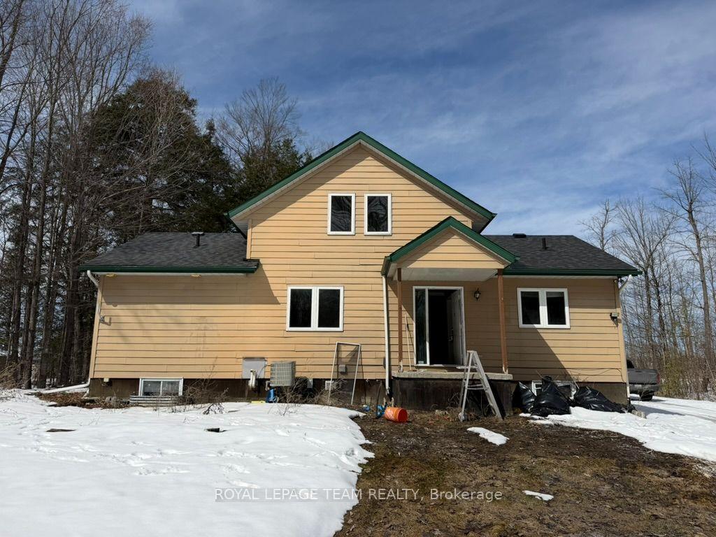 Photo 5 of 685 Kidd Road, Beckwith, Beckwith Twp — HOMEH