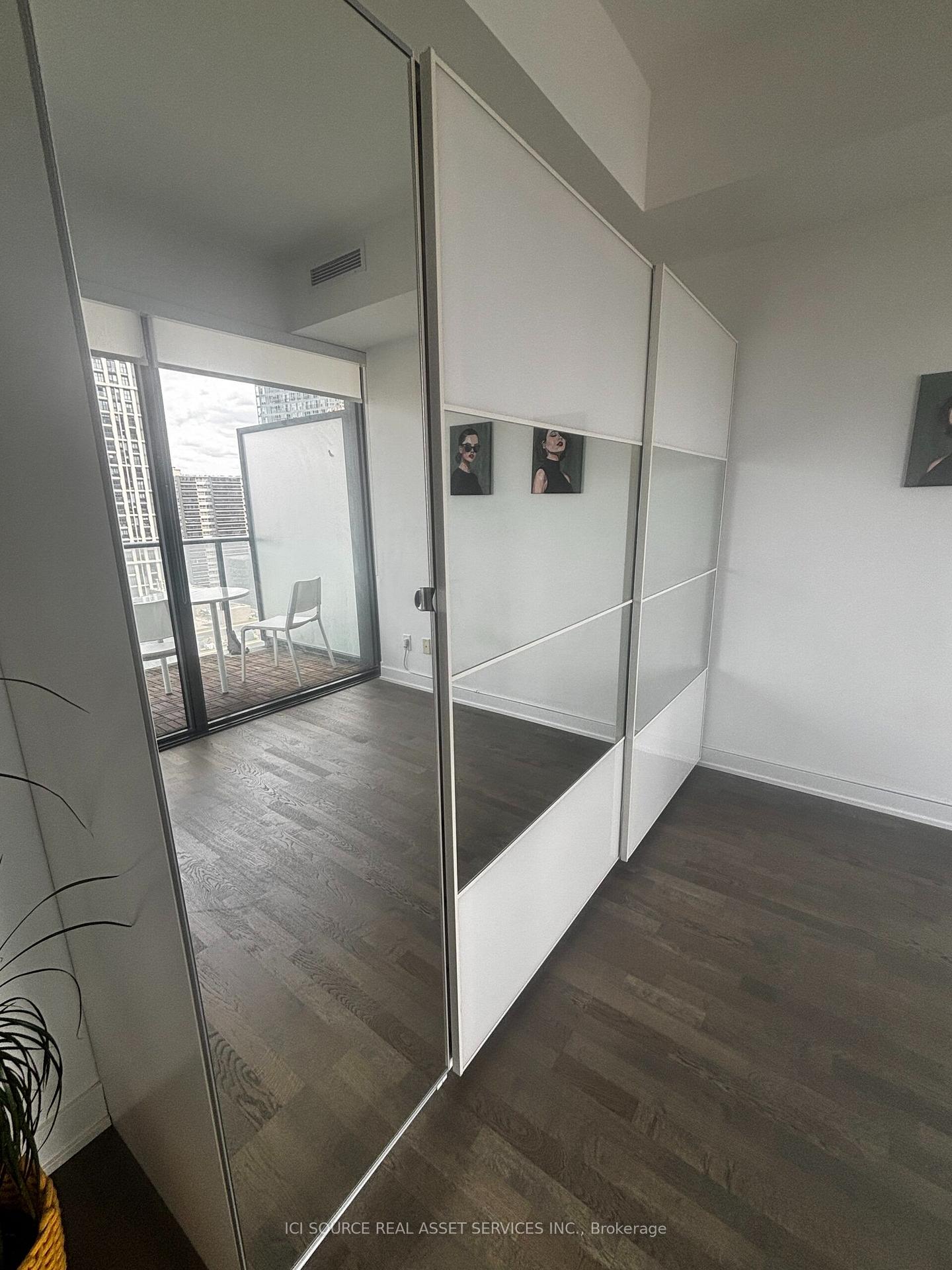 Photo 4 of Unit 1304, 185 Roehampton Avenue, Toronto, Mount Pleasant West — HOMEH