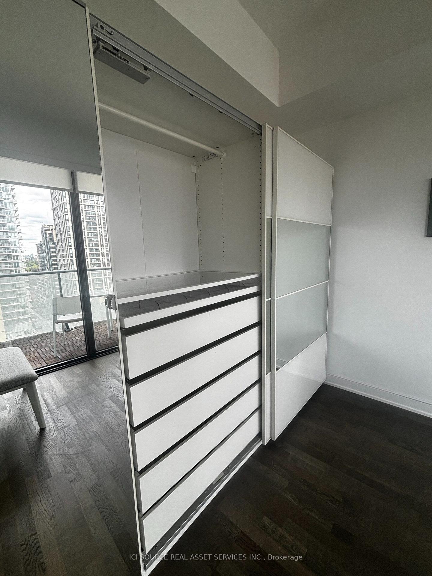 Photo 6 of Unit 1304, 185 Roehampton Avenue, Toronto, Mount Pleasant West — HOMEH
