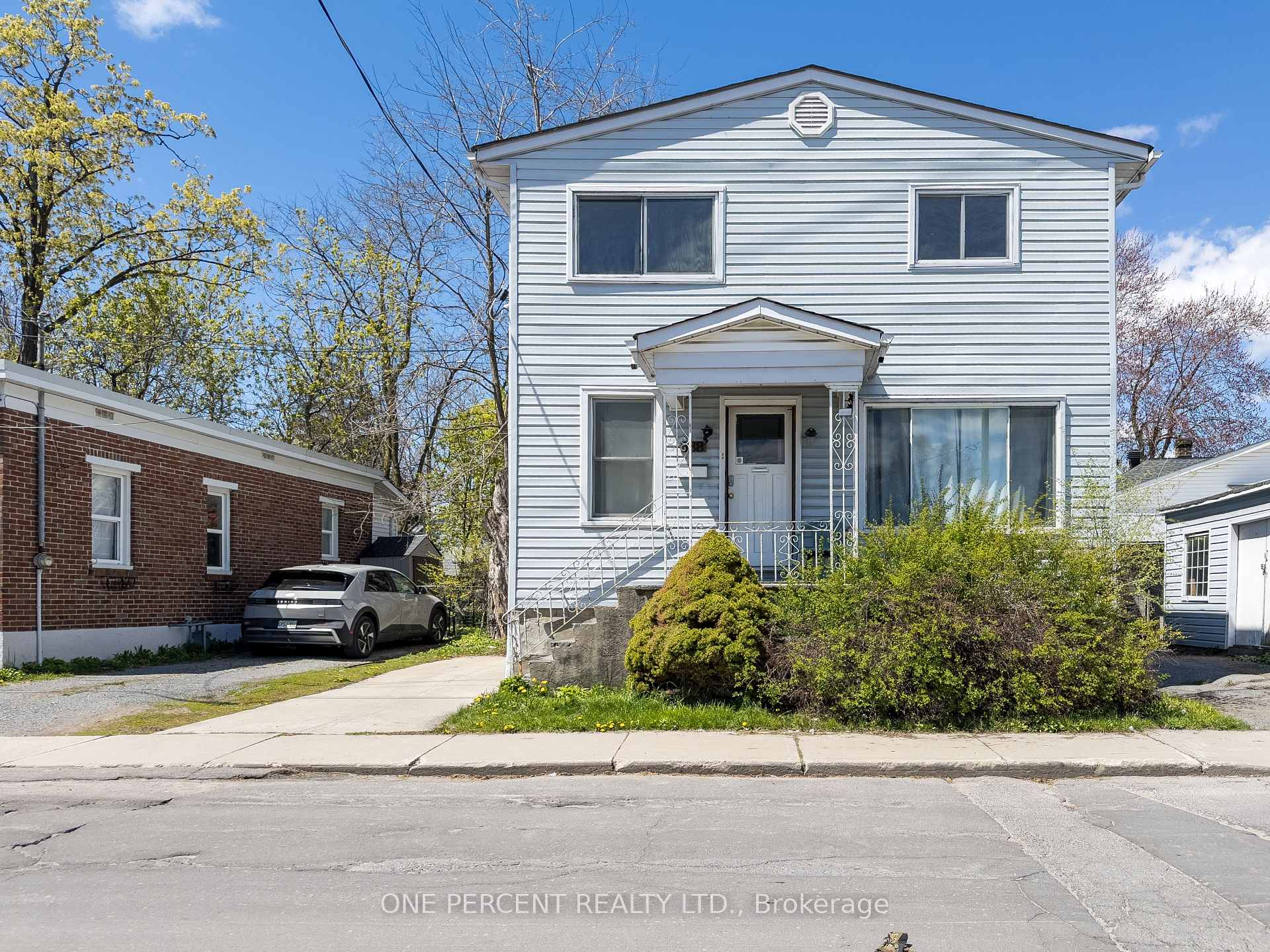 Photo 2 of 138 Chatham Street, Kingston, East of Sir John A. Blvd — HOMEH