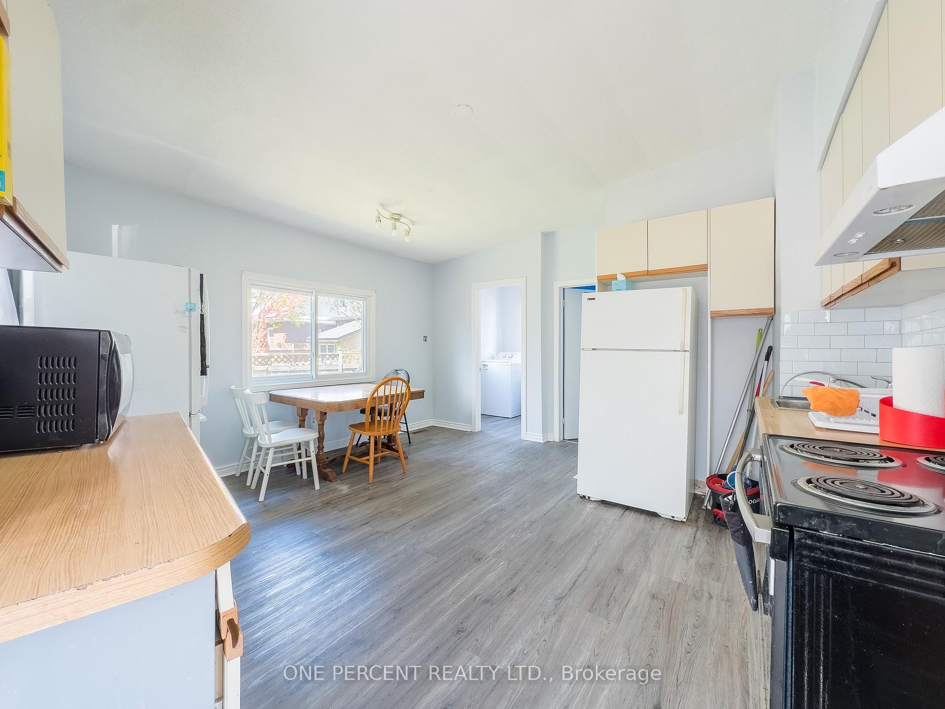 Photo 7 of 138 Chatham Street, Kingston, East of Sir John A. Blvd — HOMEH