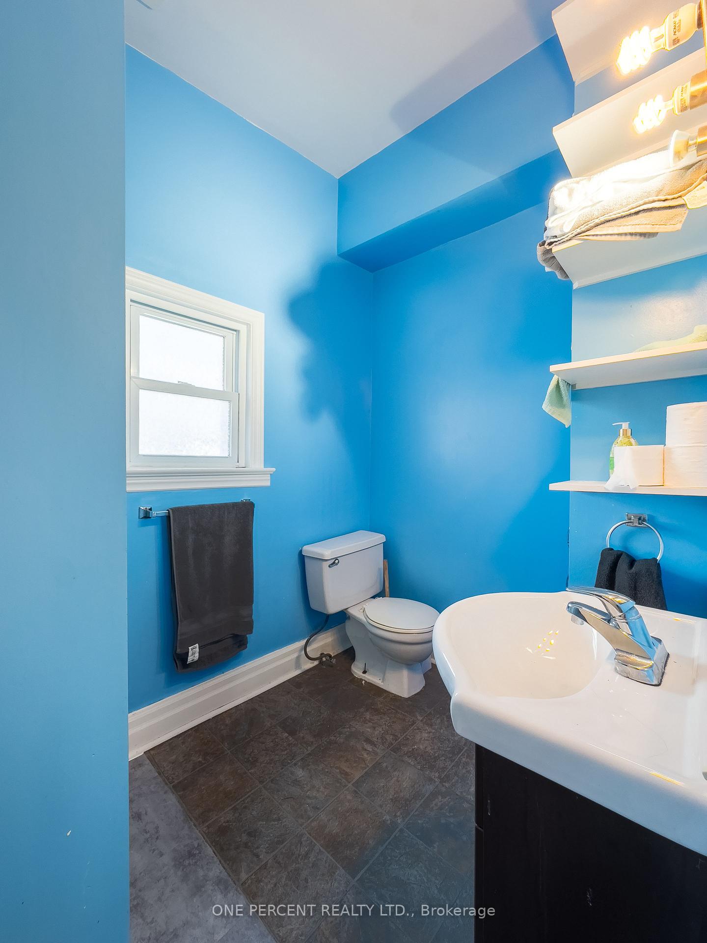 Photo 9 of 138 Chatham Street, Kingston, East of Sir John A. Blvd — HOMEH