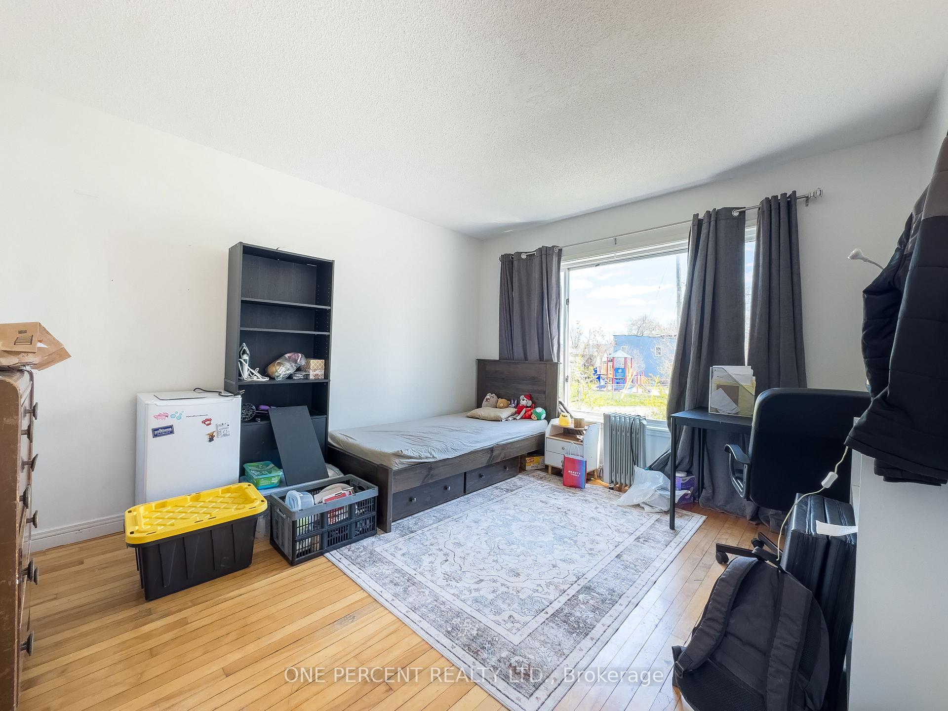 Photo 10 of 138 Chatham Street, Kingston, East of Sir John A. Blvd — HOMEH