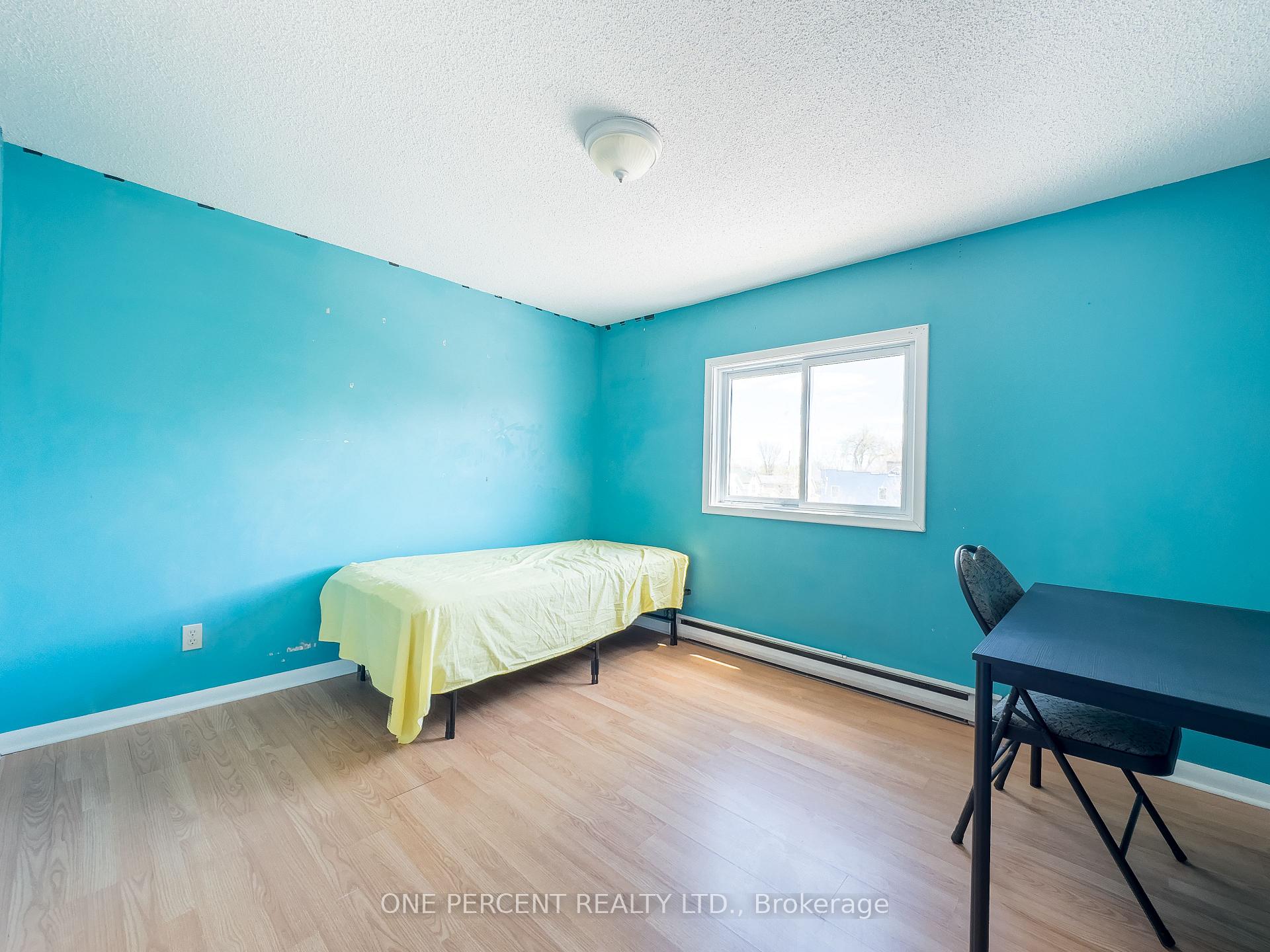 Photo 17 of 138 Chatham Street, Kingston, East of Sir John A. Blvd — HOMEH