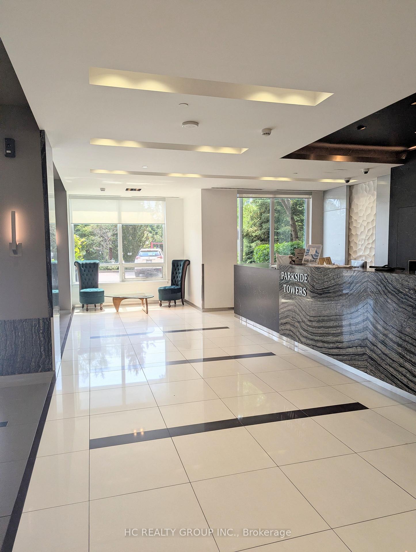 Photo 2 of 7165 Yonge Street, Markham, Grandview — HOMEH