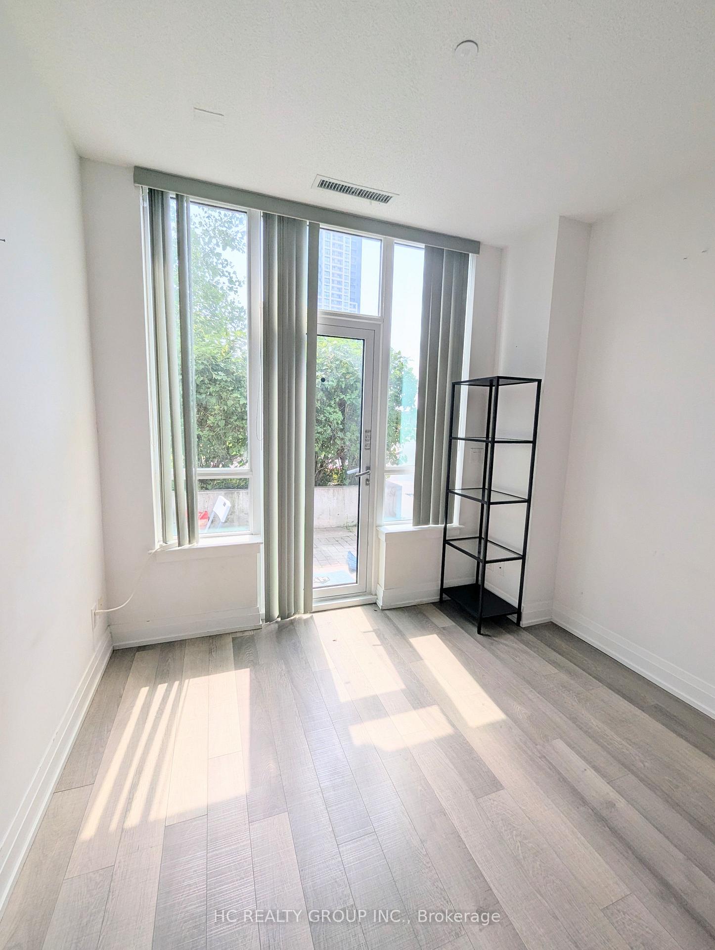 Photo 3 of 7165 Yonge Street, Markham, Grandview — HOMEH