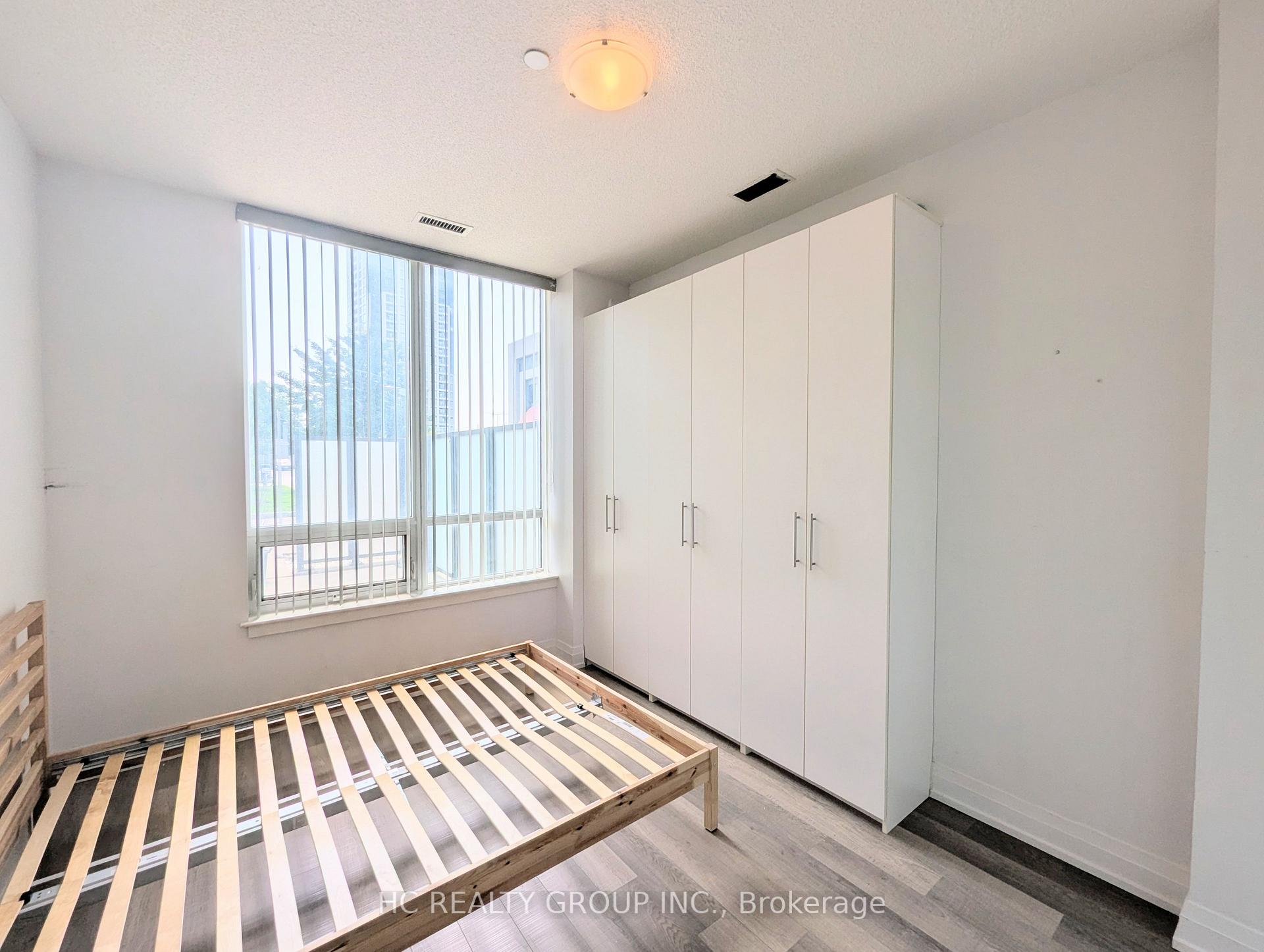Photo 4 of 7165 Yonge Street, Markham, Grandview — HOMEH