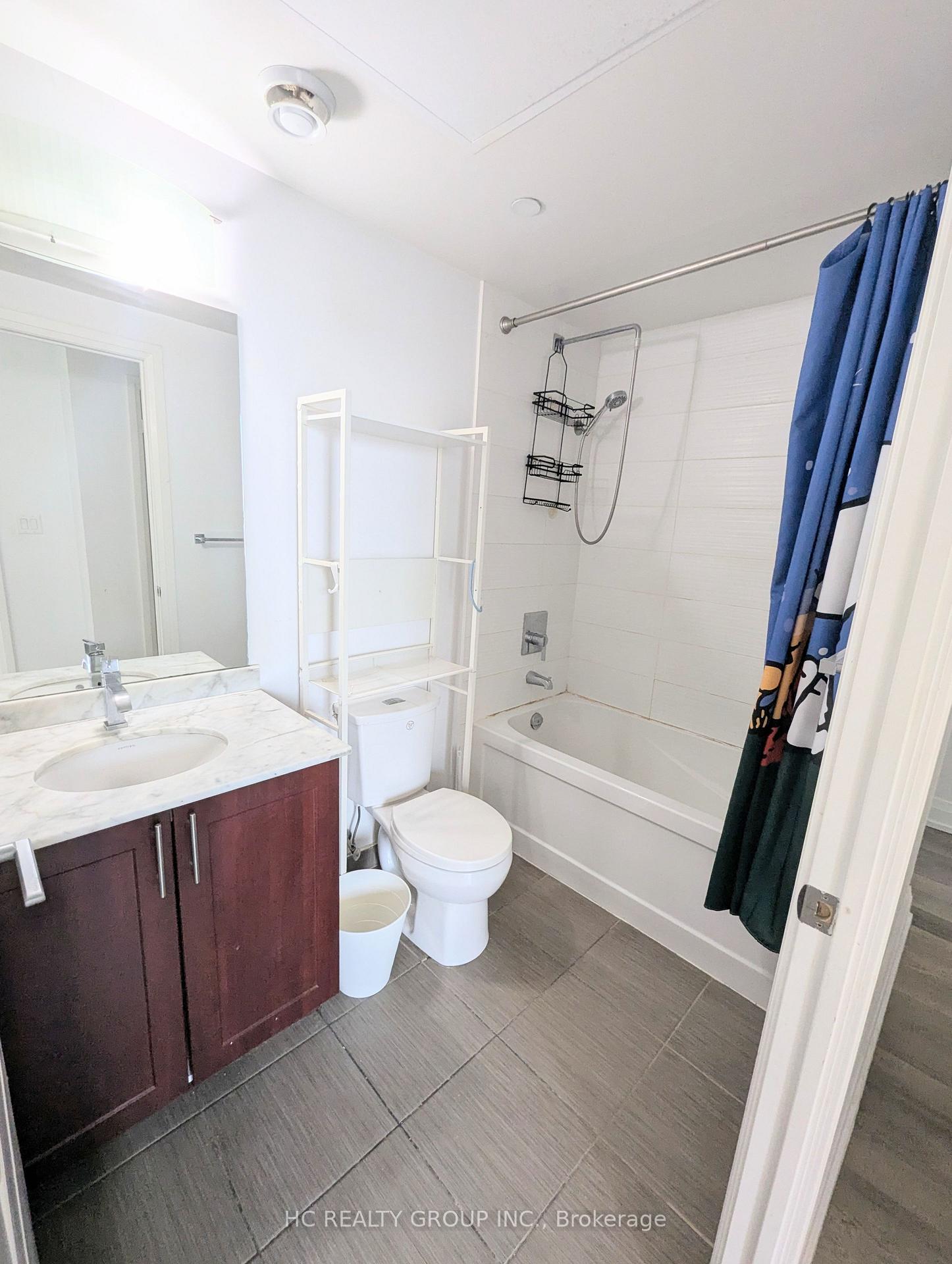 Photo 8 of 7165 Yonge Street, Markham, Grandview — HOMEH